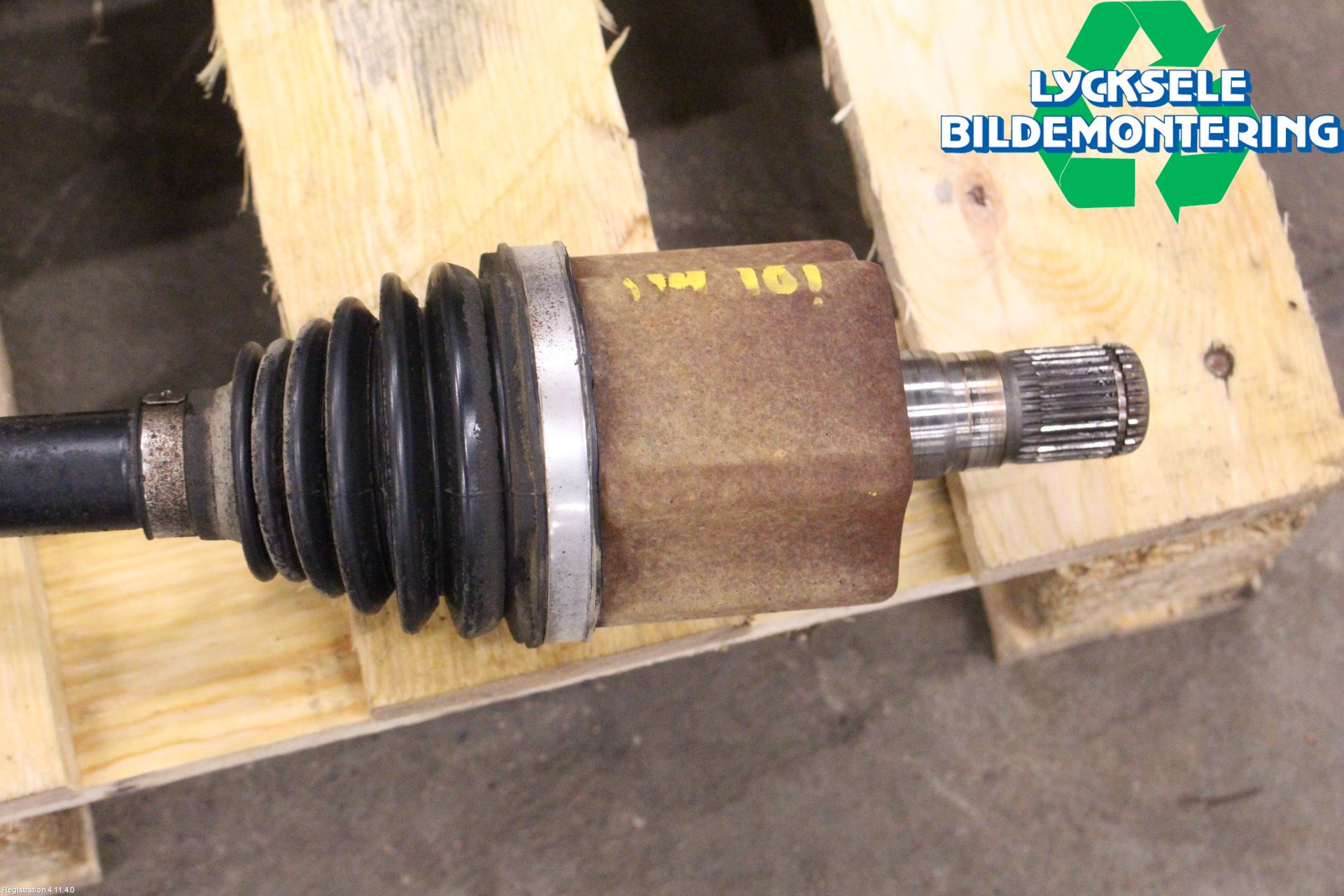 Volvo XC70 05-07 Drivaxel Fram Vänster