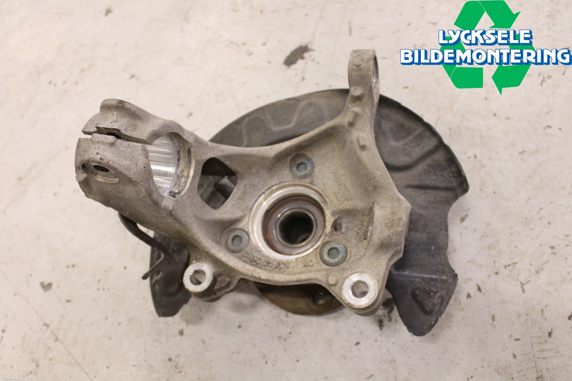 Volkswagen VW PASSAT 15-19 Styrspindel Lagerhus Hö