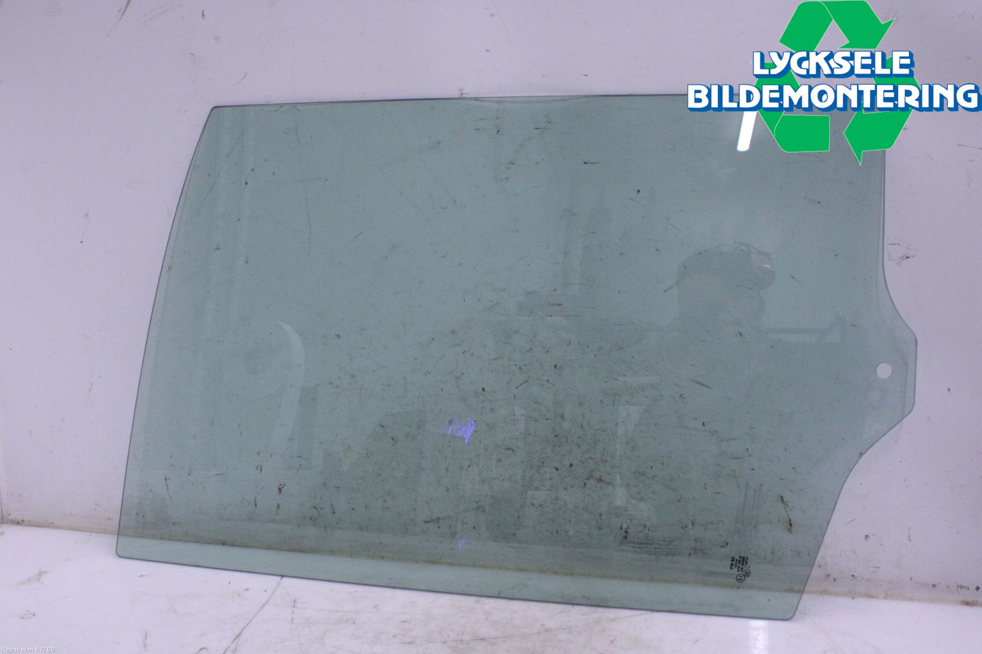 Volkswagen VW CRAFTER II / E-CRAFTER 17- Dörruta Fram Höger