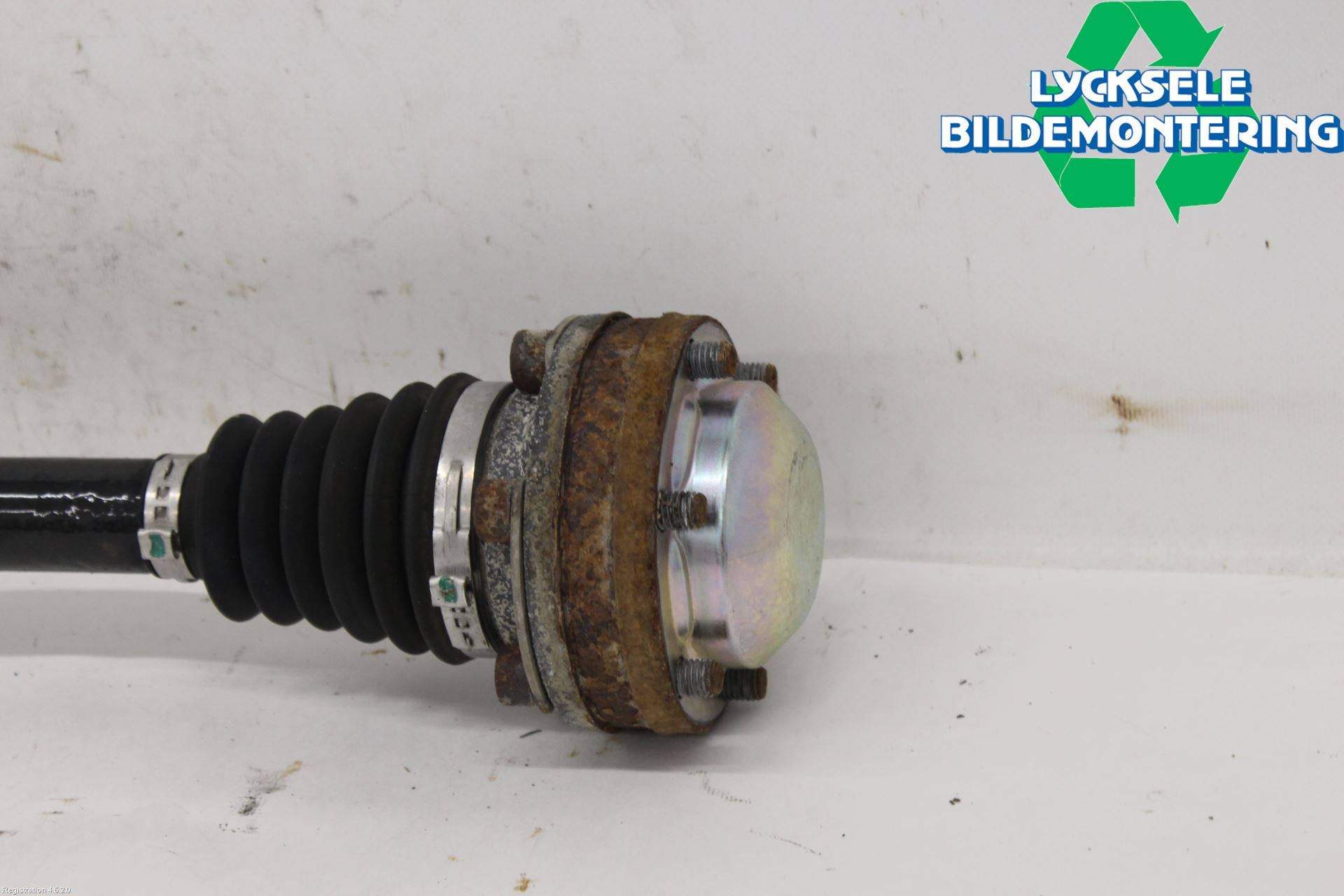 Audi Q5 09-16 Drivaxel Bak Vänster