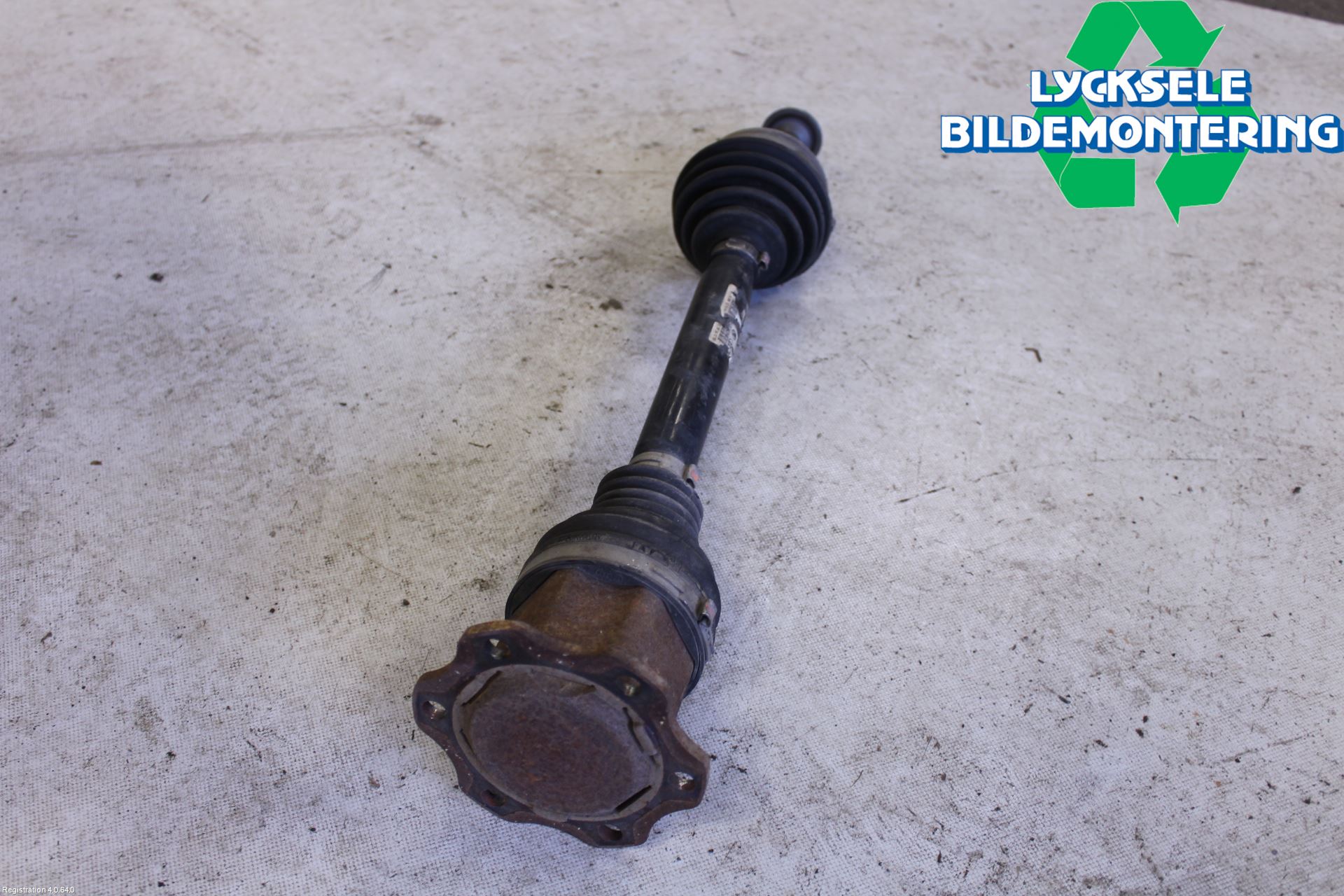 Audi A4/S4 08-11 Drivaxel Fram Vänster