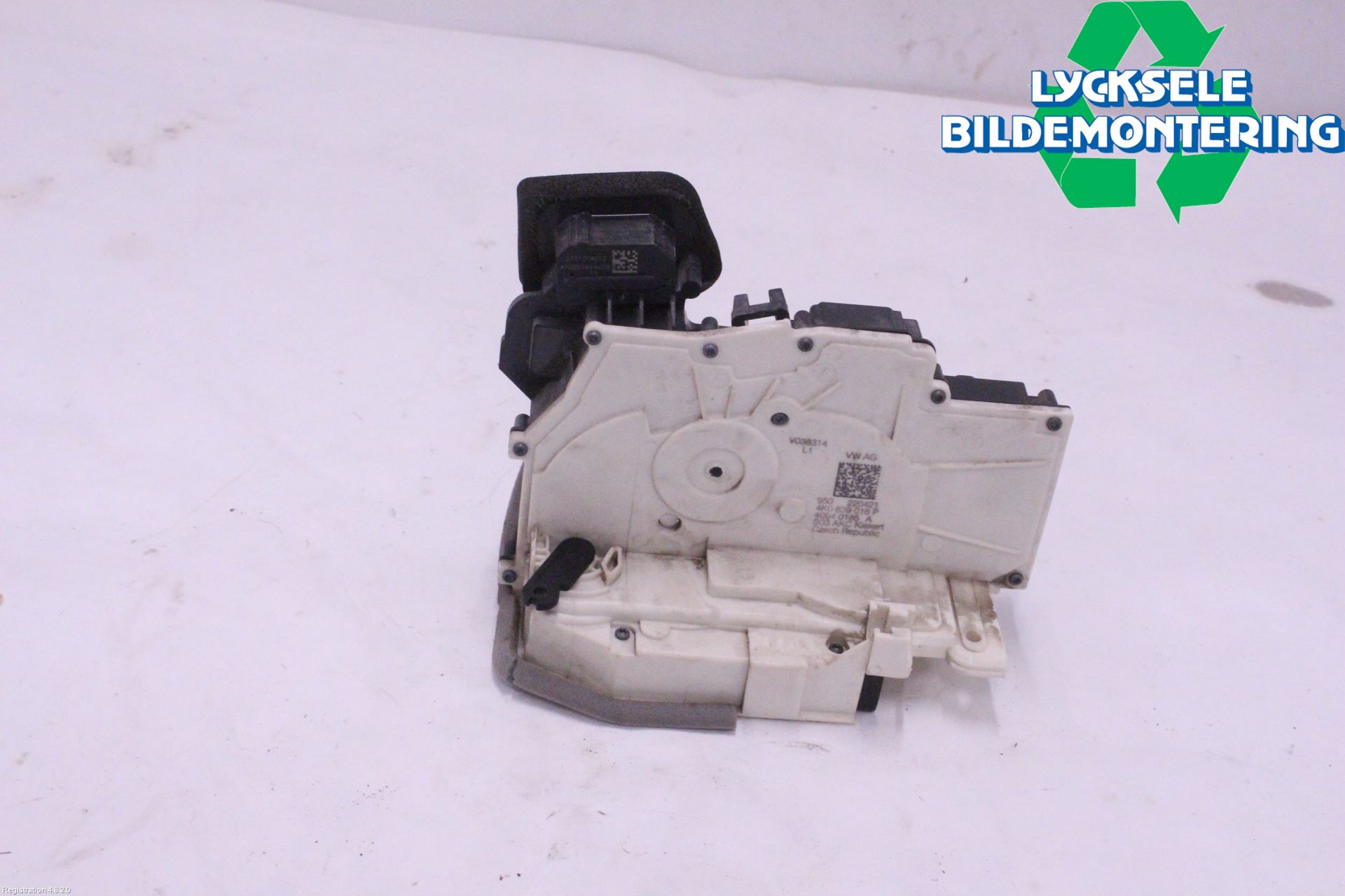 Audi A6 F2/C8 19- Låskista-Dörrlås