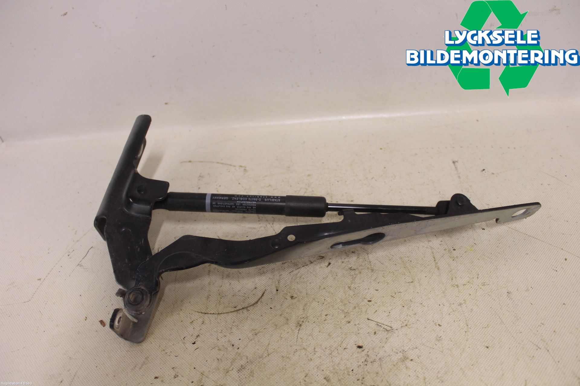 Volvo V60 11-13 Huvgångjärn