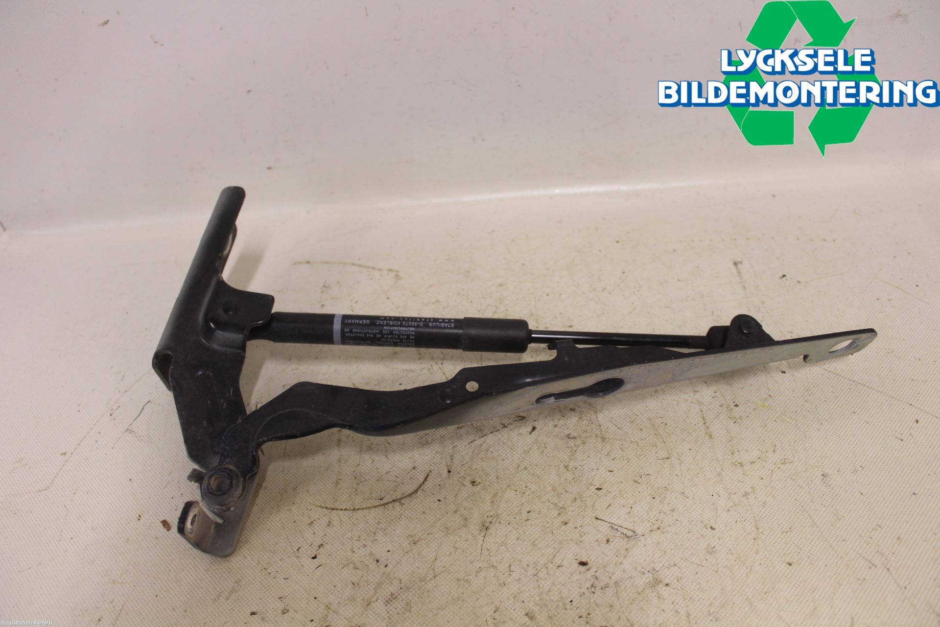 Volvo V60 11-13 Huvgångjärn