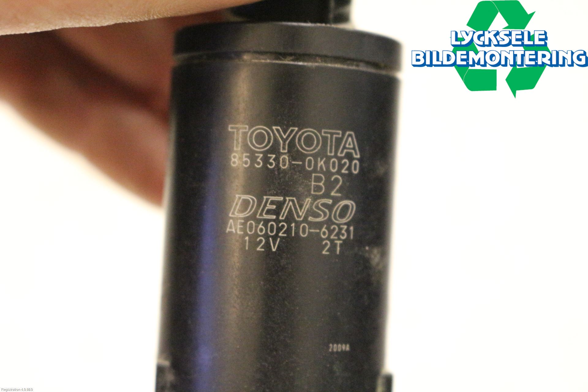 Toyota HILUX 16- Spolarpump Vindruta