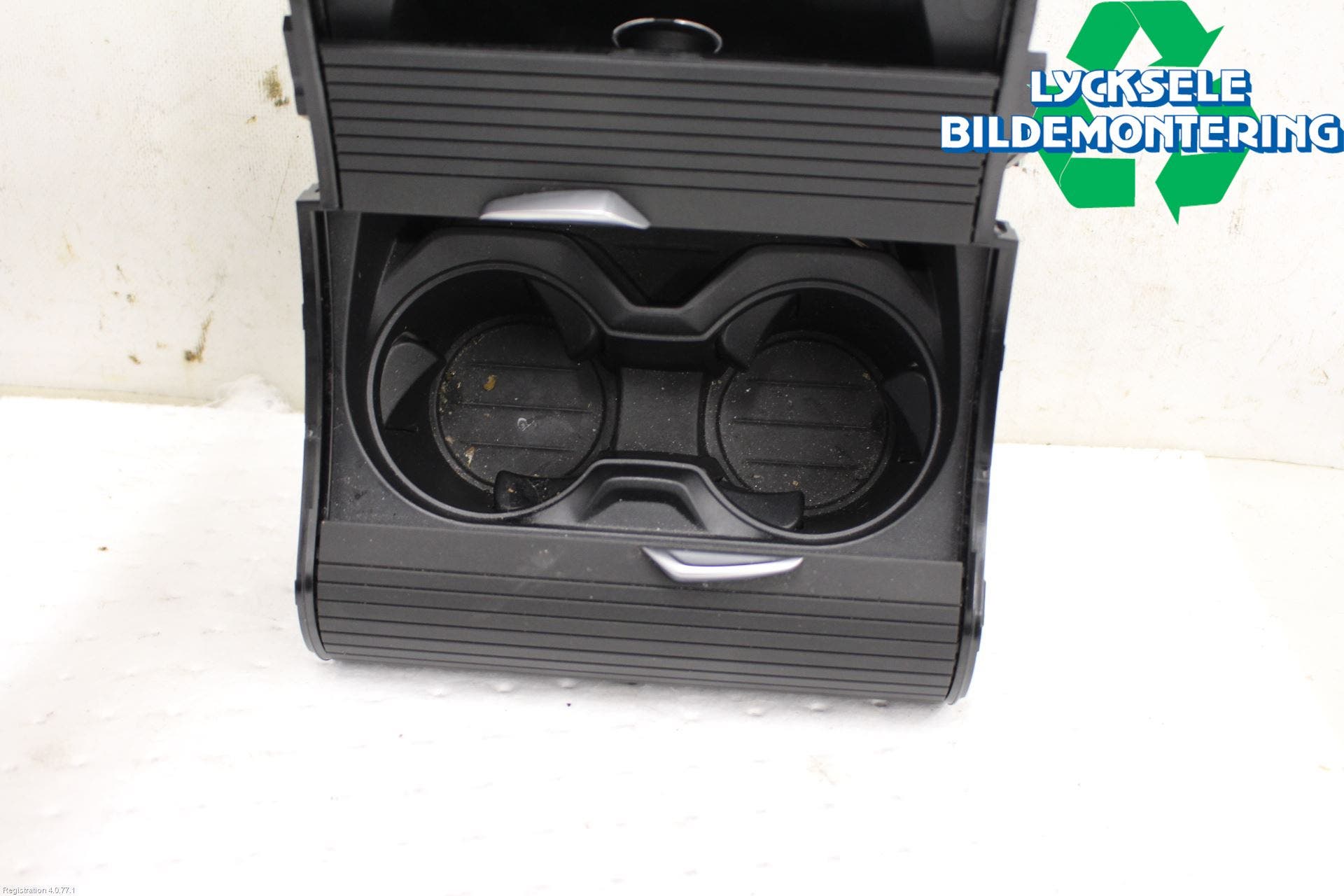 BMW X1 F48 15-22 Mugghållare