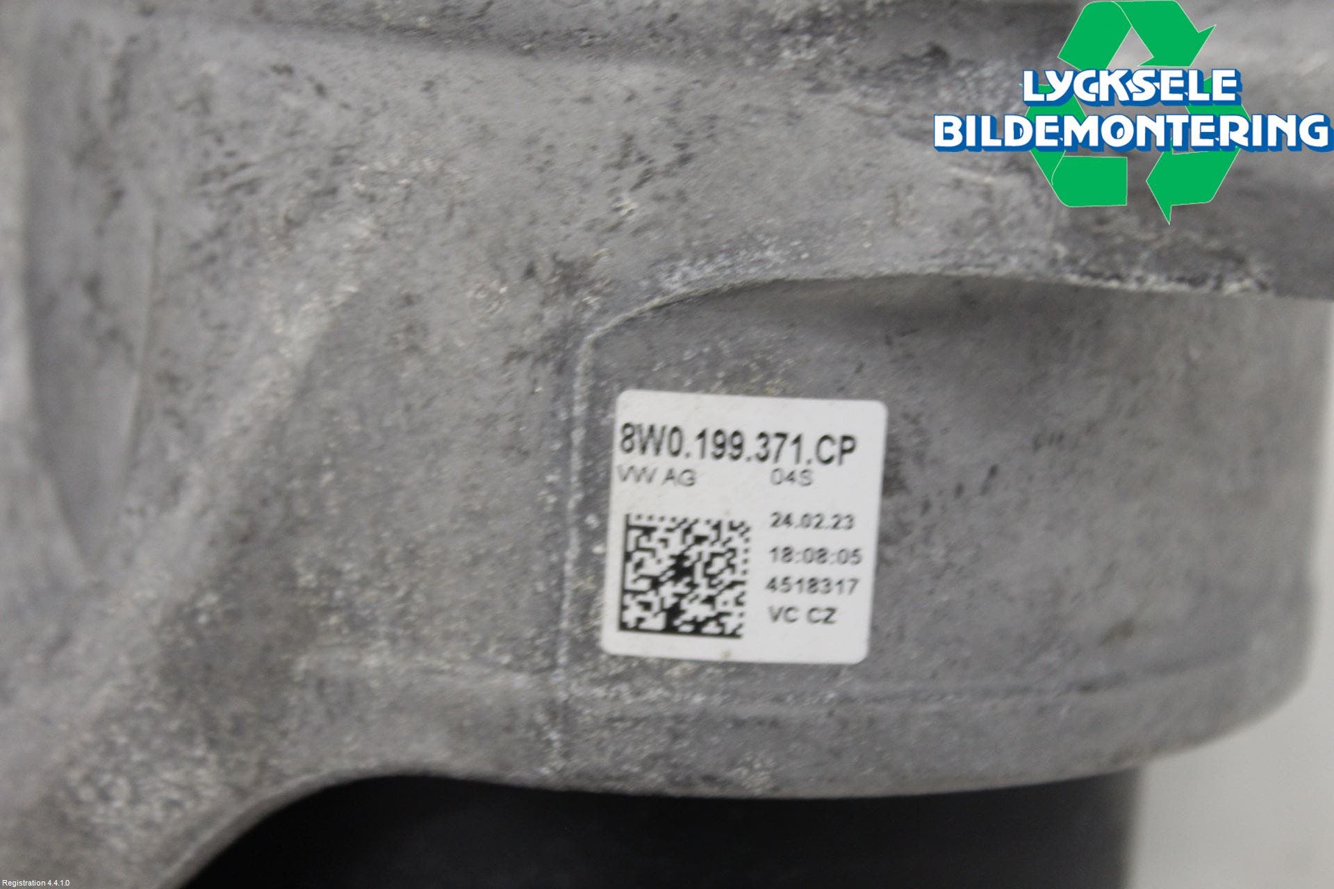 Audi A4/S4 B9 20- Motorkudde