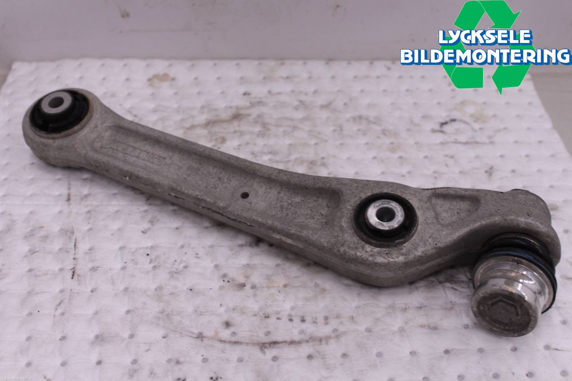 Audi A4/S4 B9 20- Bärarm Fram Undre Hö