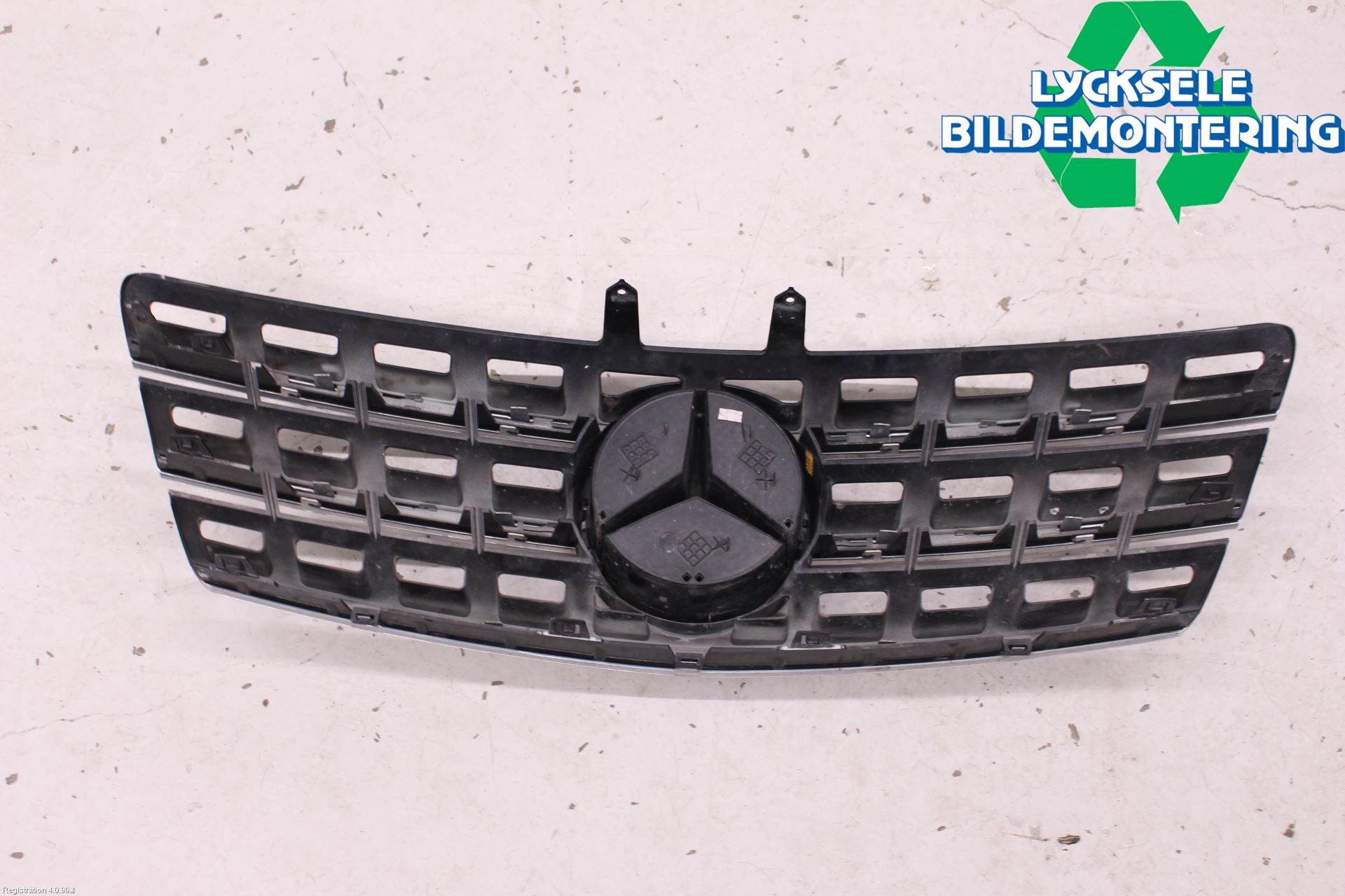 Mercedes-Benz MB ML (W164) 05-11 Grill-Galler
