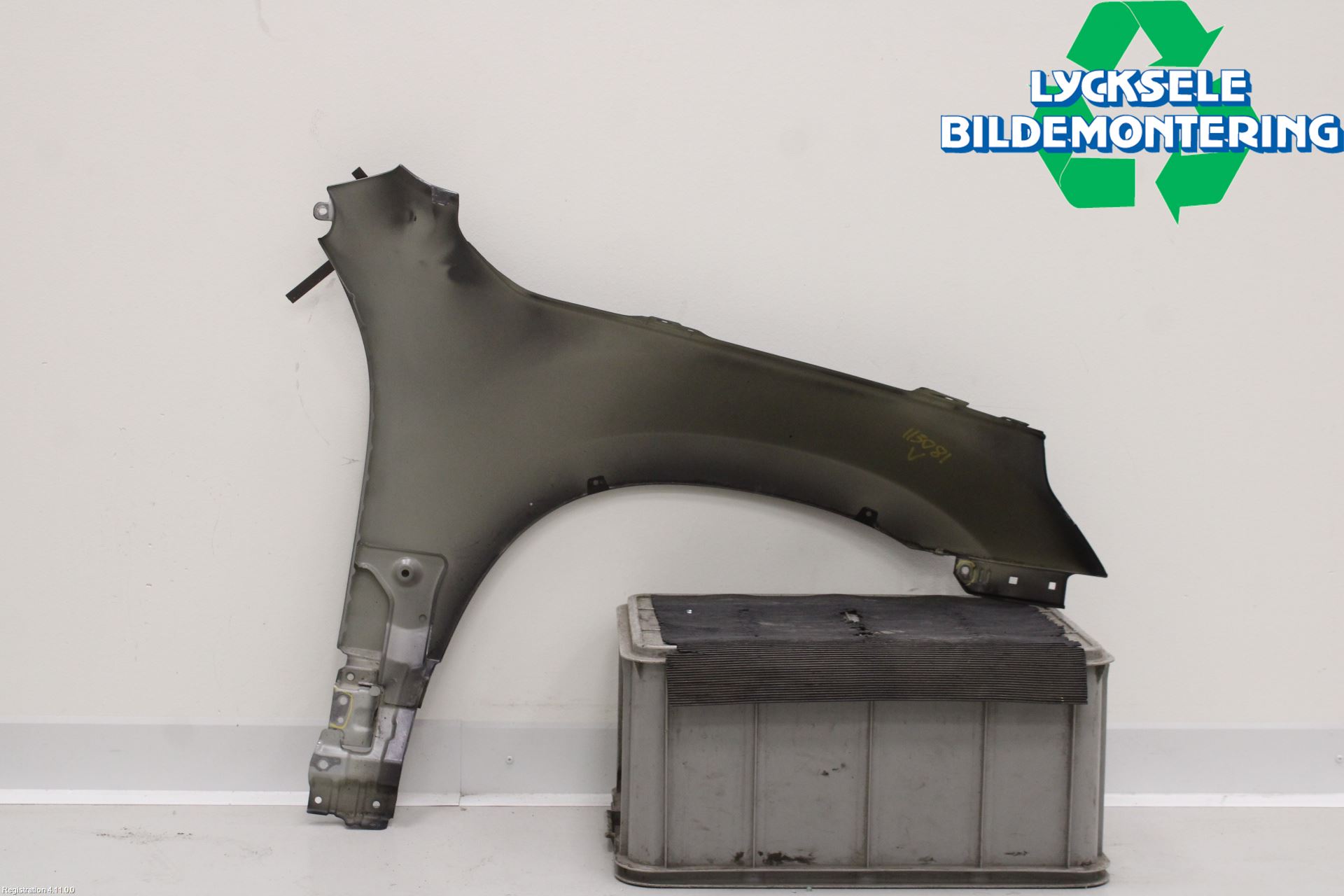 Suzuki GRAND VITARA II 06-14 Skärm Fram Vänster