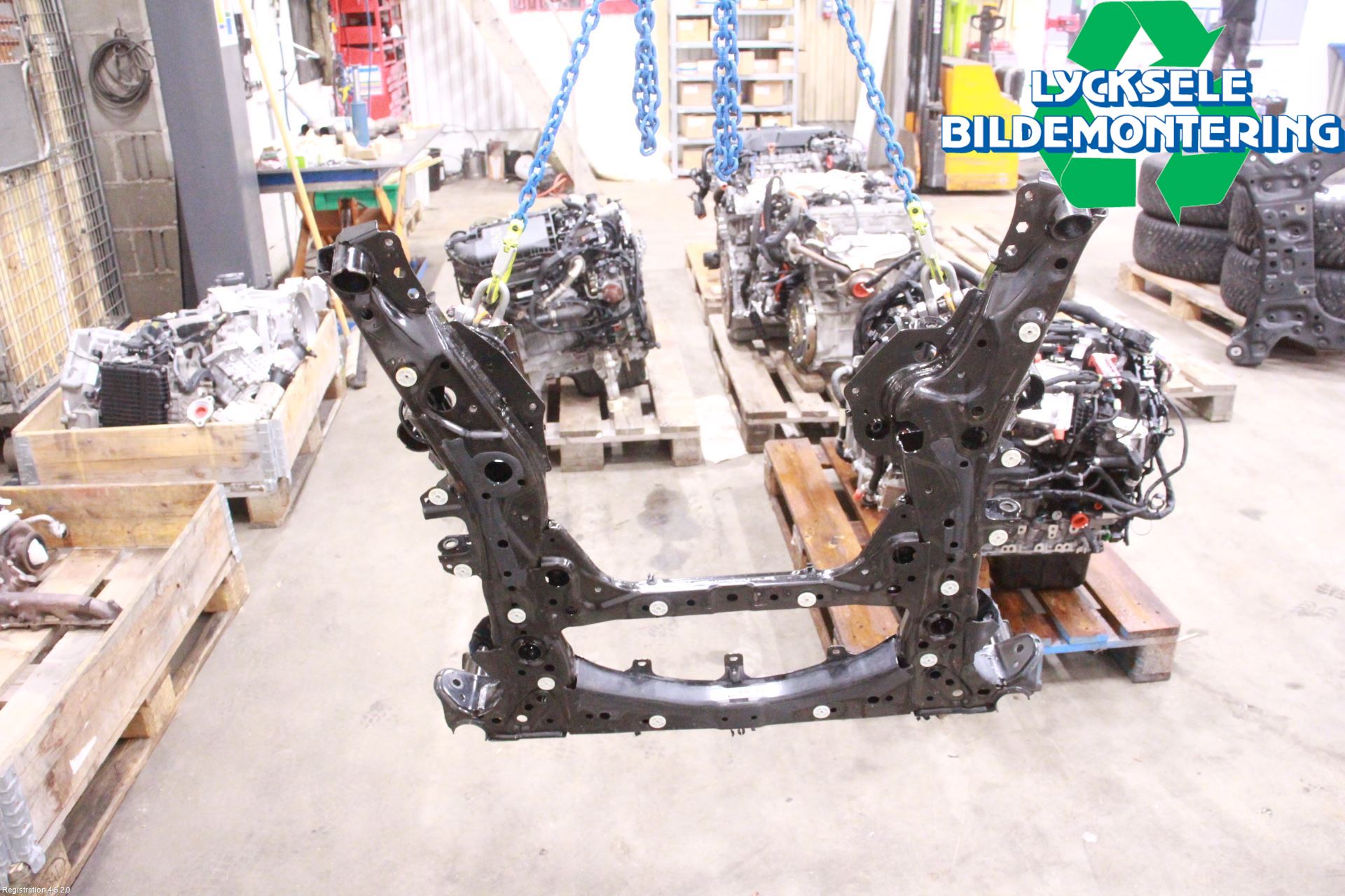 BMW X7 G07 19- Framvagnsbalk