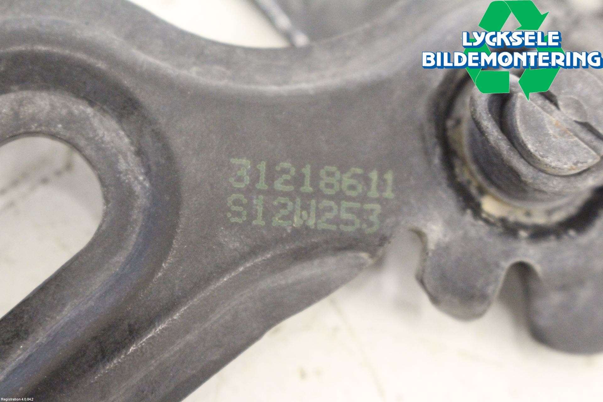 Volvo V60 11-13 Huv Spärr