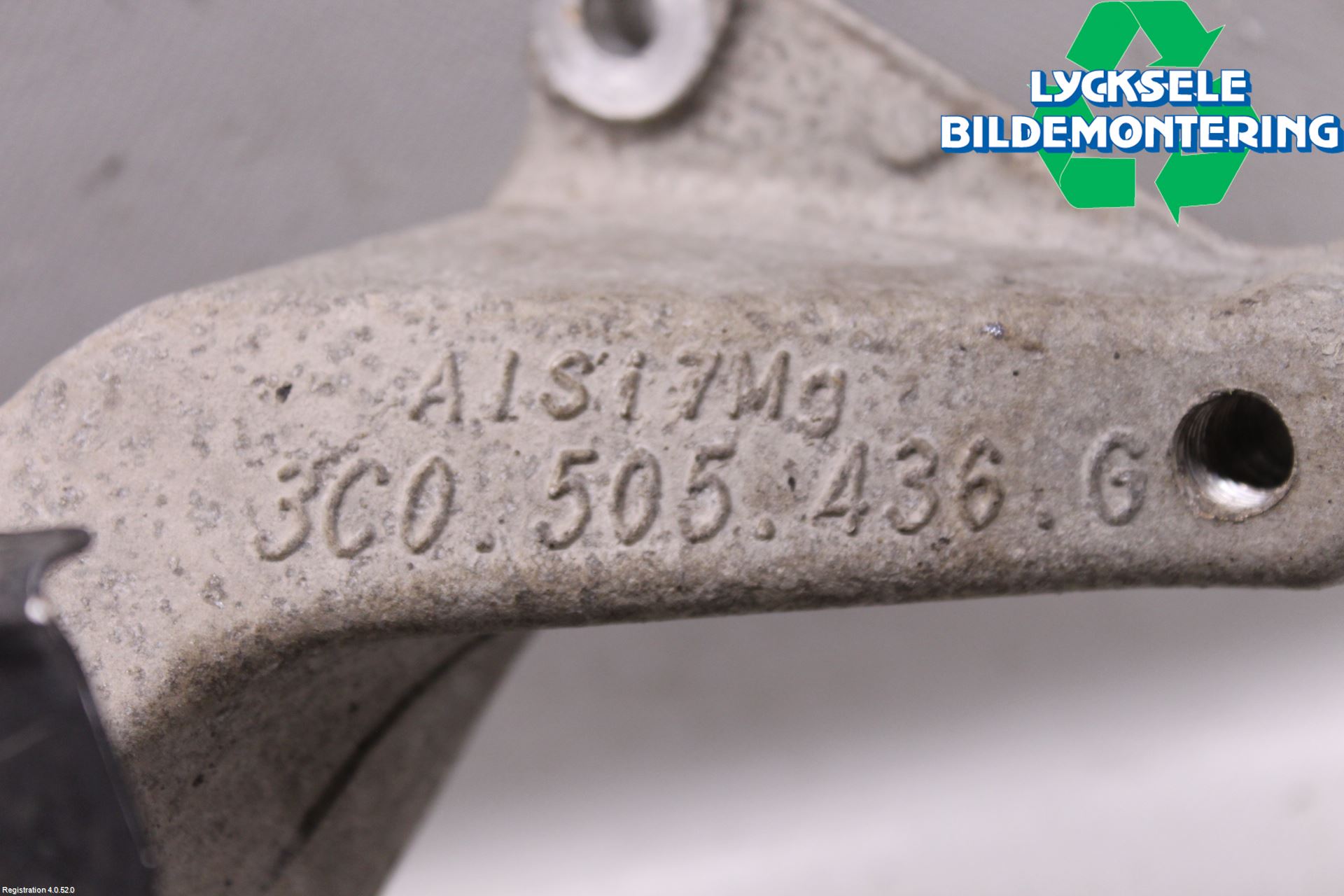 Audi Q3 8U 12-18 Hjullagerhus Bak Hö