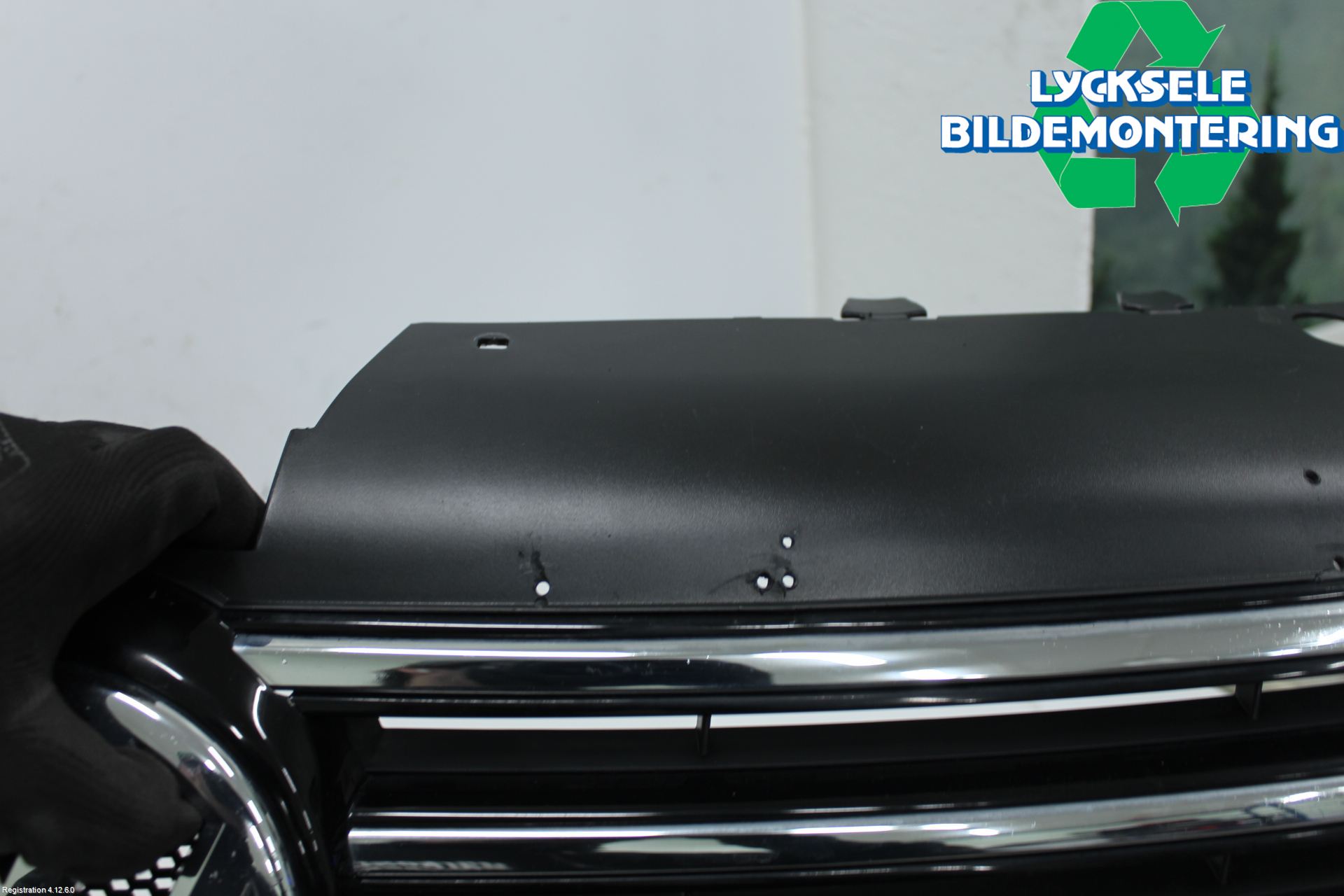 Volkswagen VW PASSAT 11-14 Grill Komp