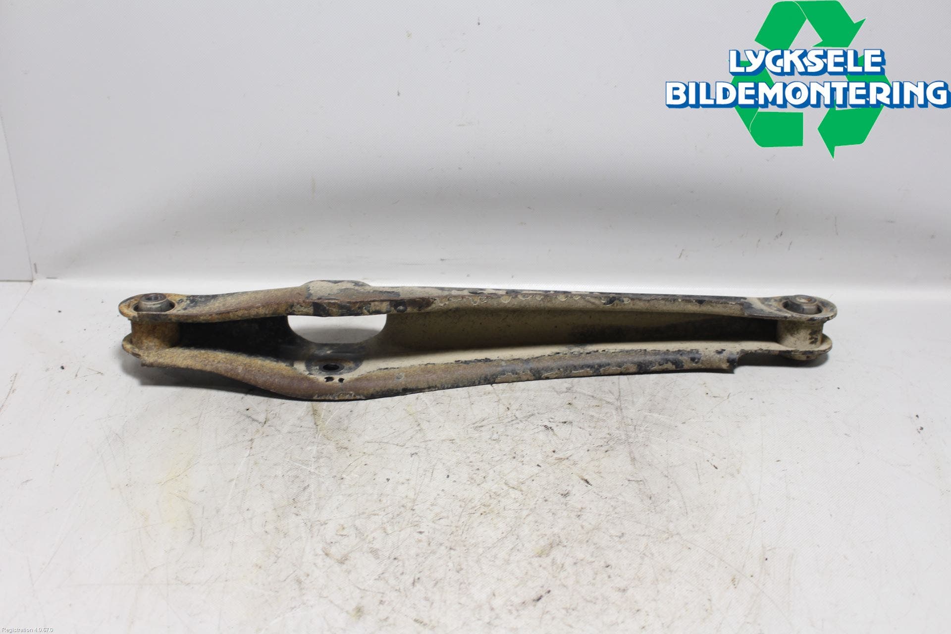 Mitsubishi OUTLANDER 13-21 Bärarm Bak Höger