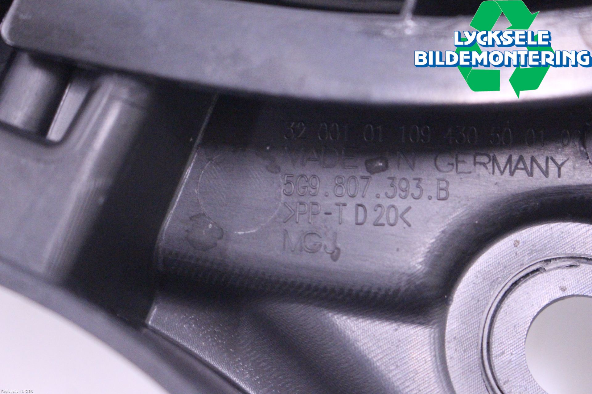 Volkswagen VW GOLF / E-GOLF VII 13-20 Stötfångarfäste Bak Vä
