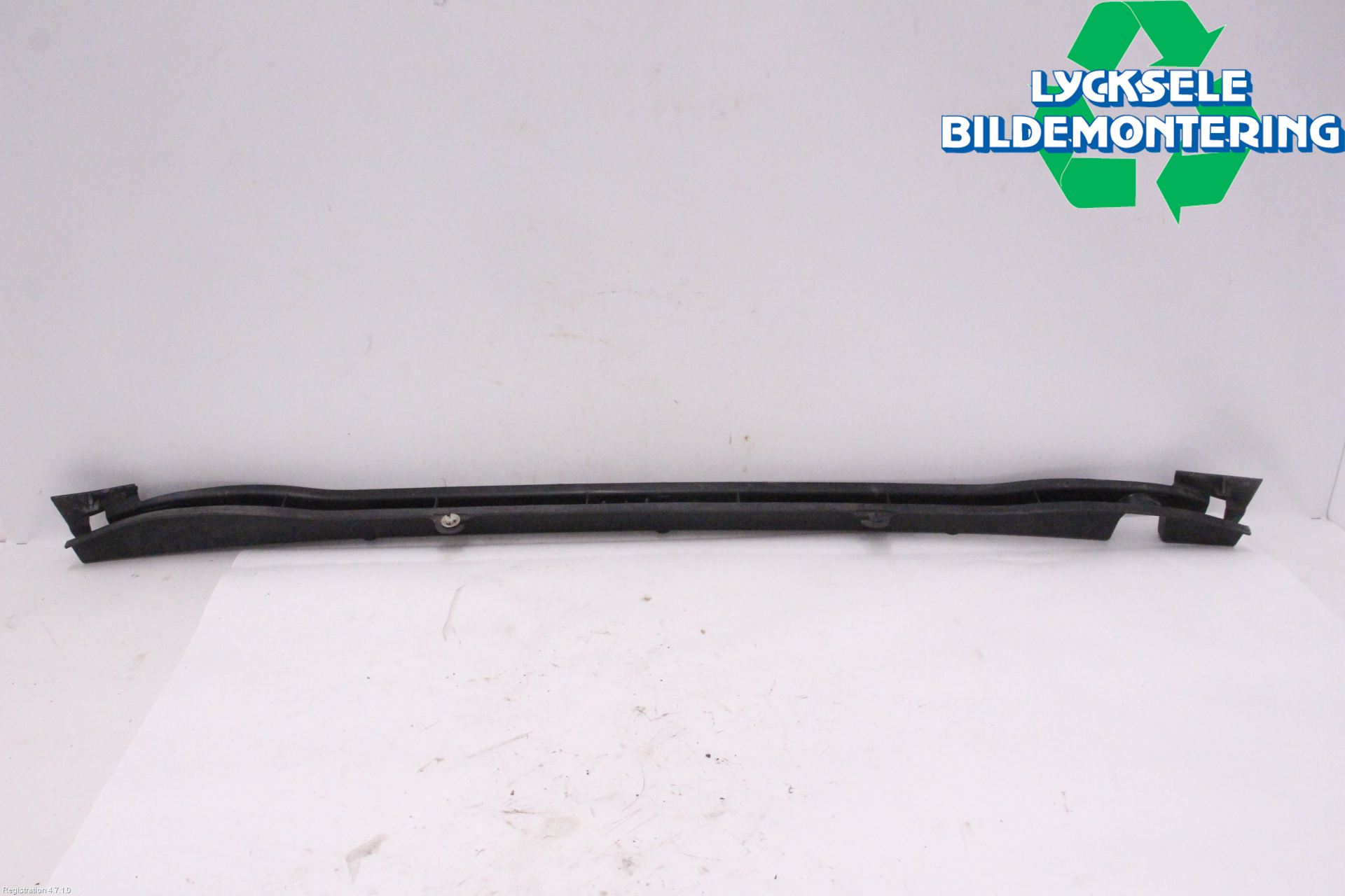 Volvo V70 08-13 Stötfsidostycke Mellanlägg