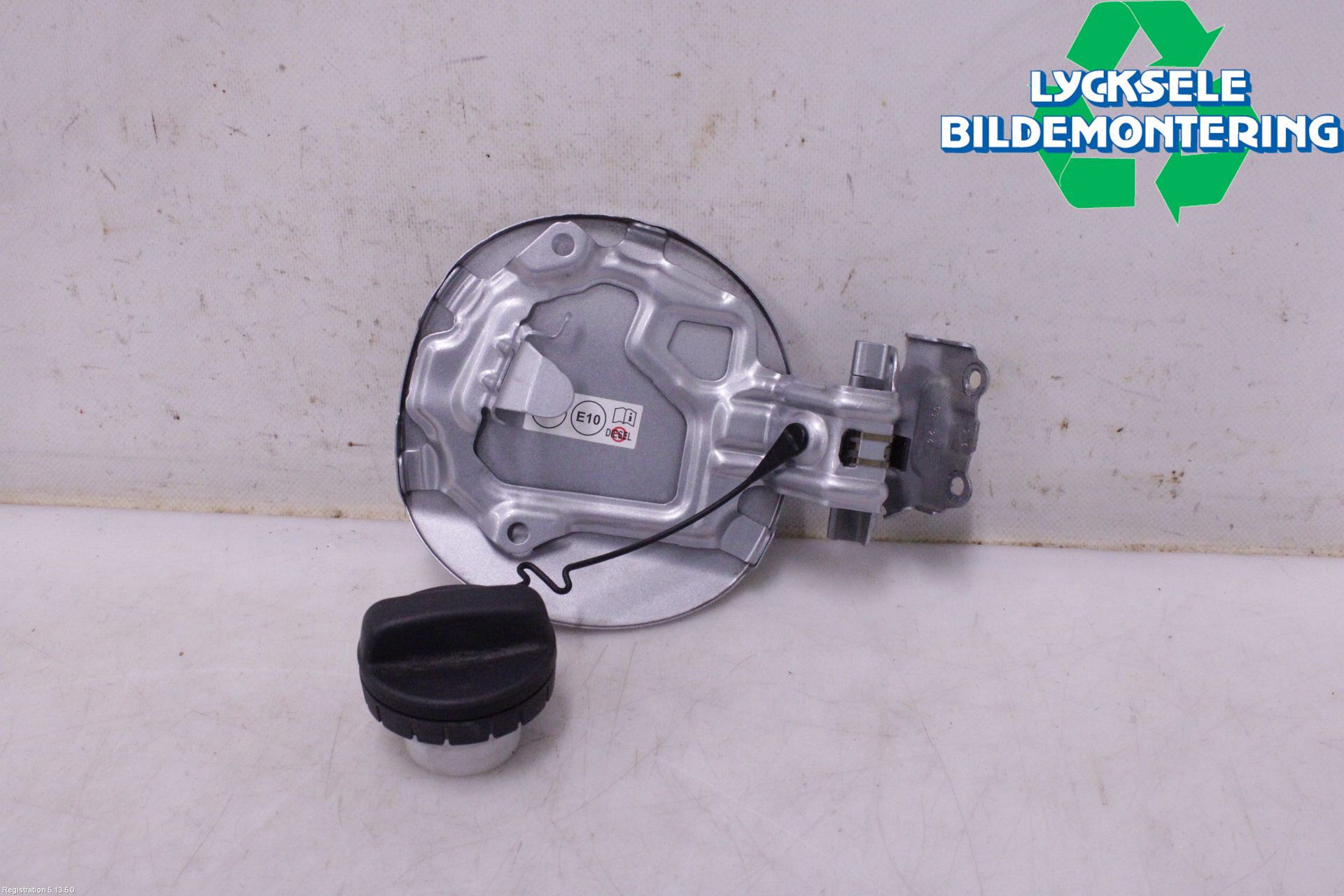 Toyota YARIS CROSS XP21 21- Tanklucka
