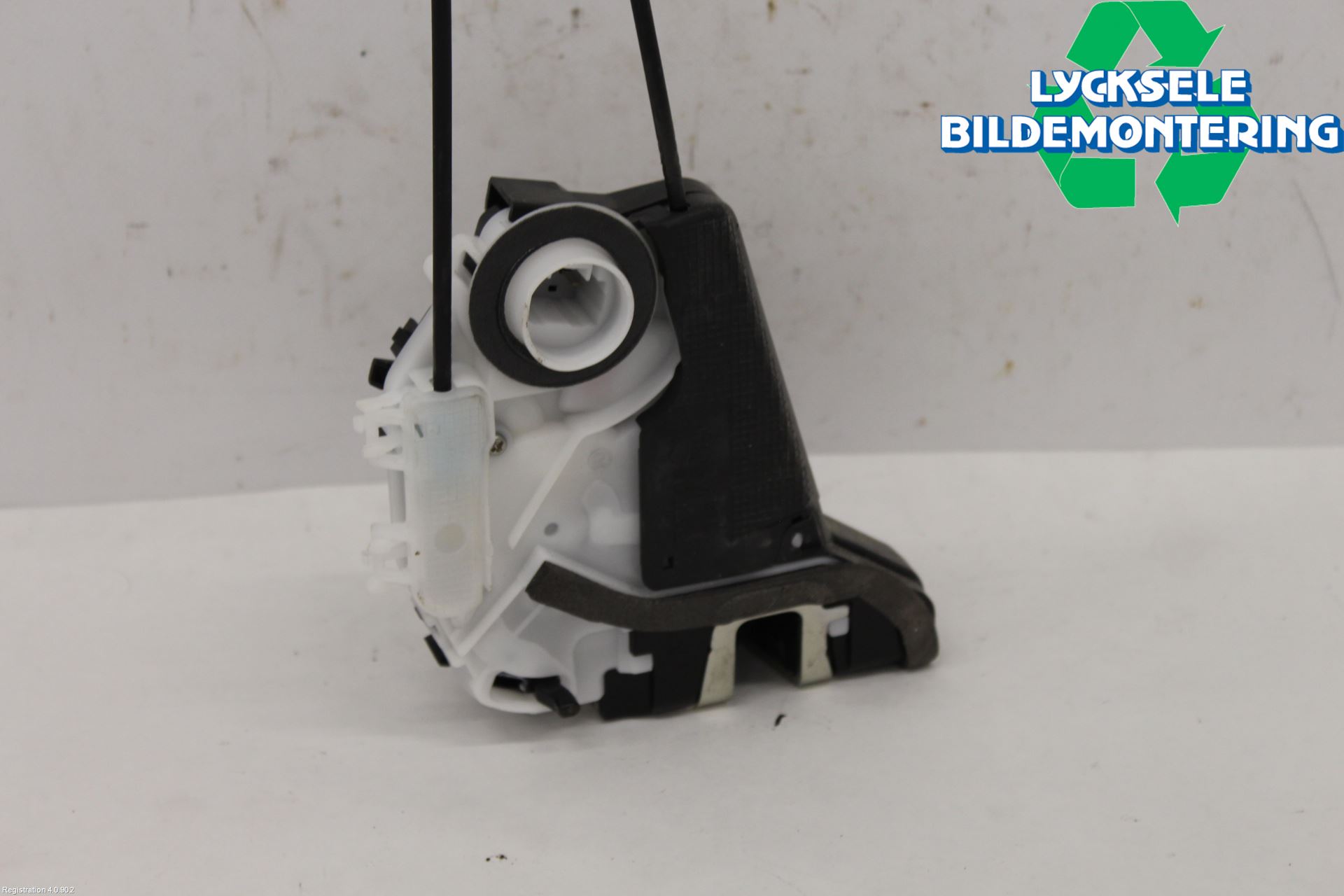 Toyota YARIS CROSS XP21 21- Låskista-Dörrlås