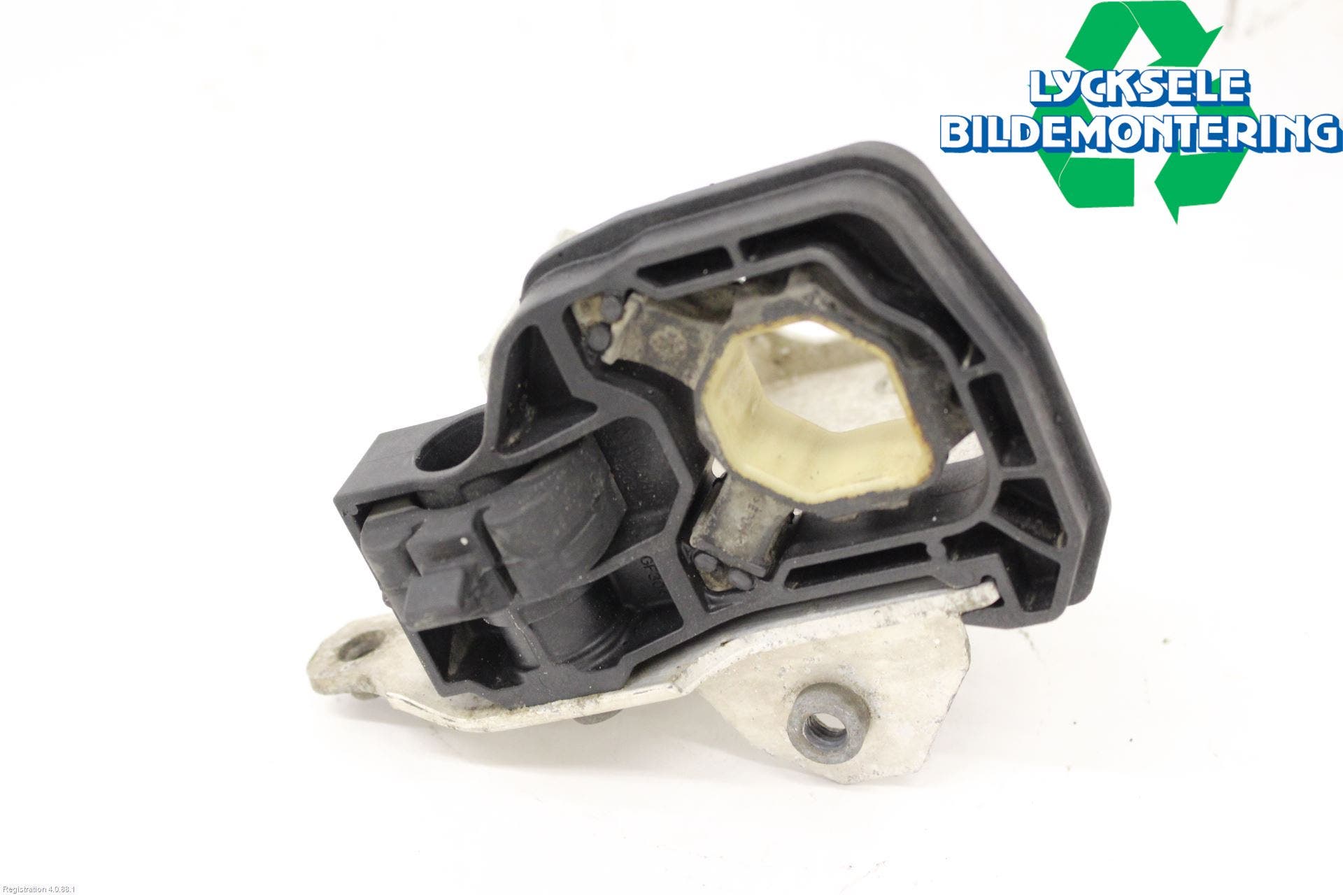 BMW 5 F10/F11/F18 09-17 Kylarfäste-Ram-Balk