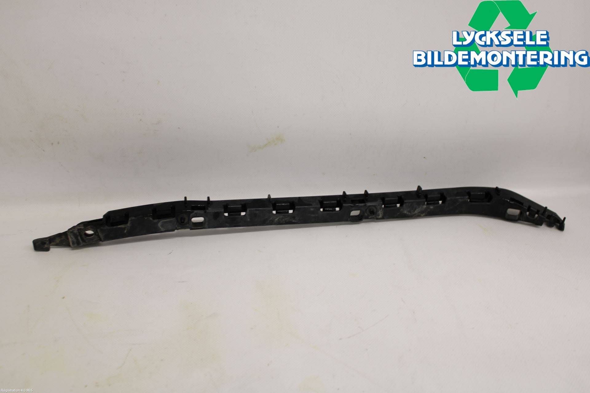 Mercedes-Benz MB E-KLASS (W212) 09-16 Stötfångarfäste Bak Vä