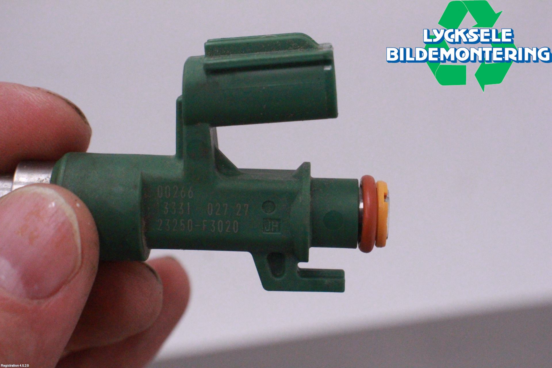 Toyota YARIS XP21 20- Injspridare