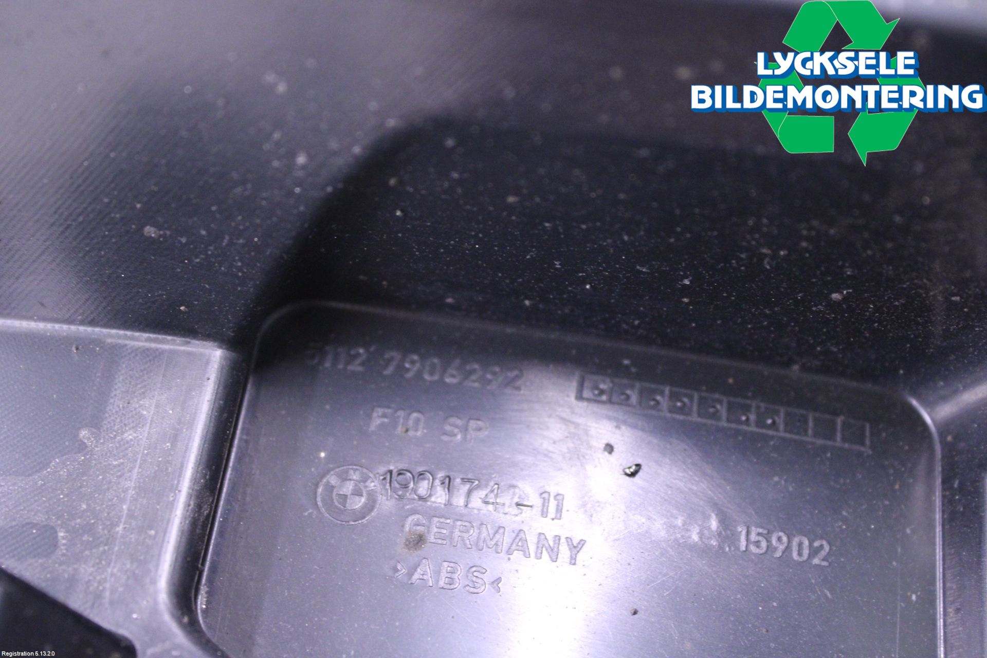 BMW 5 F10/F11/F18 09-17 Stötfångardel Bak Mitt