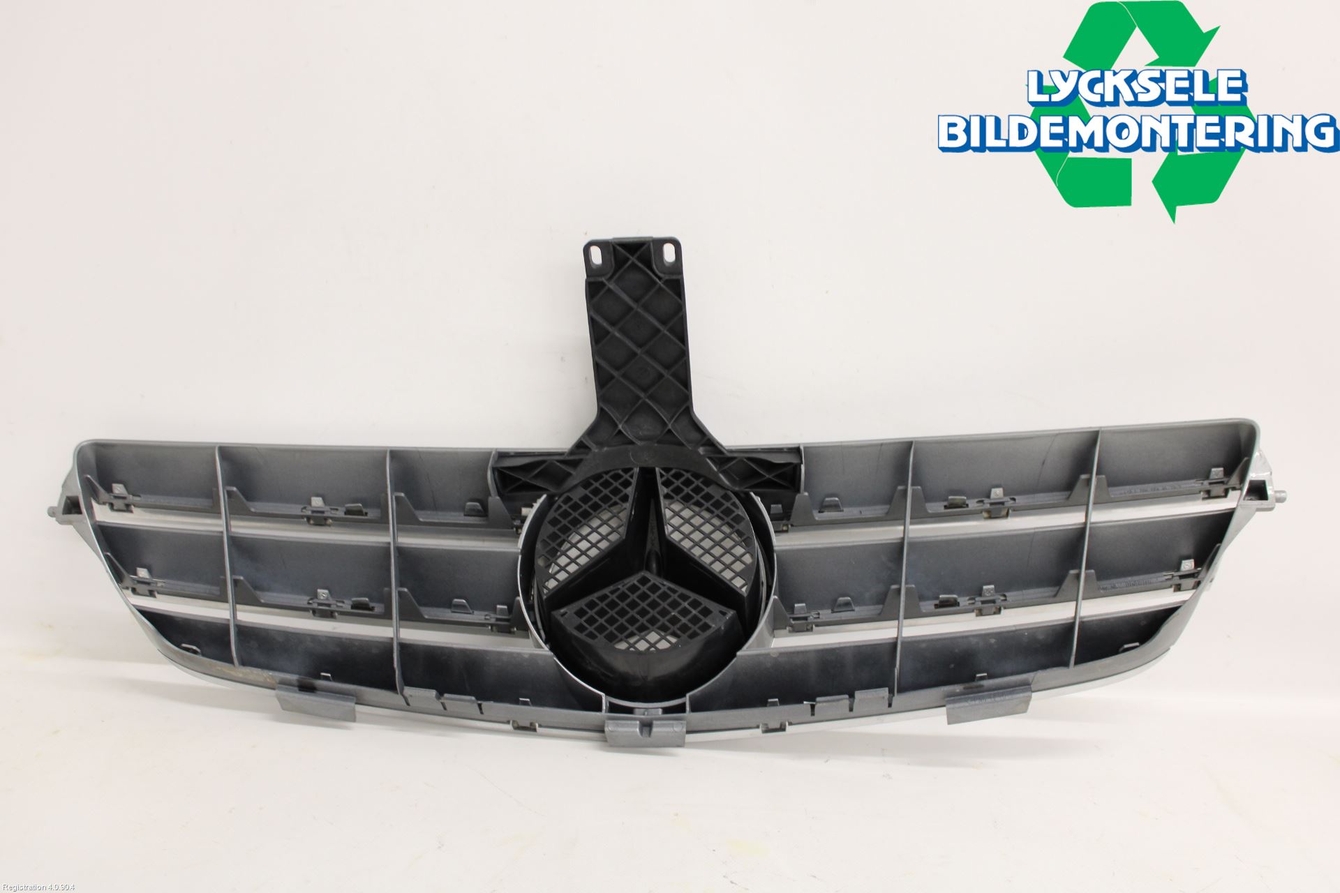 Mercedes-Benz MB CLK (C209) 02-09 Grill Komp