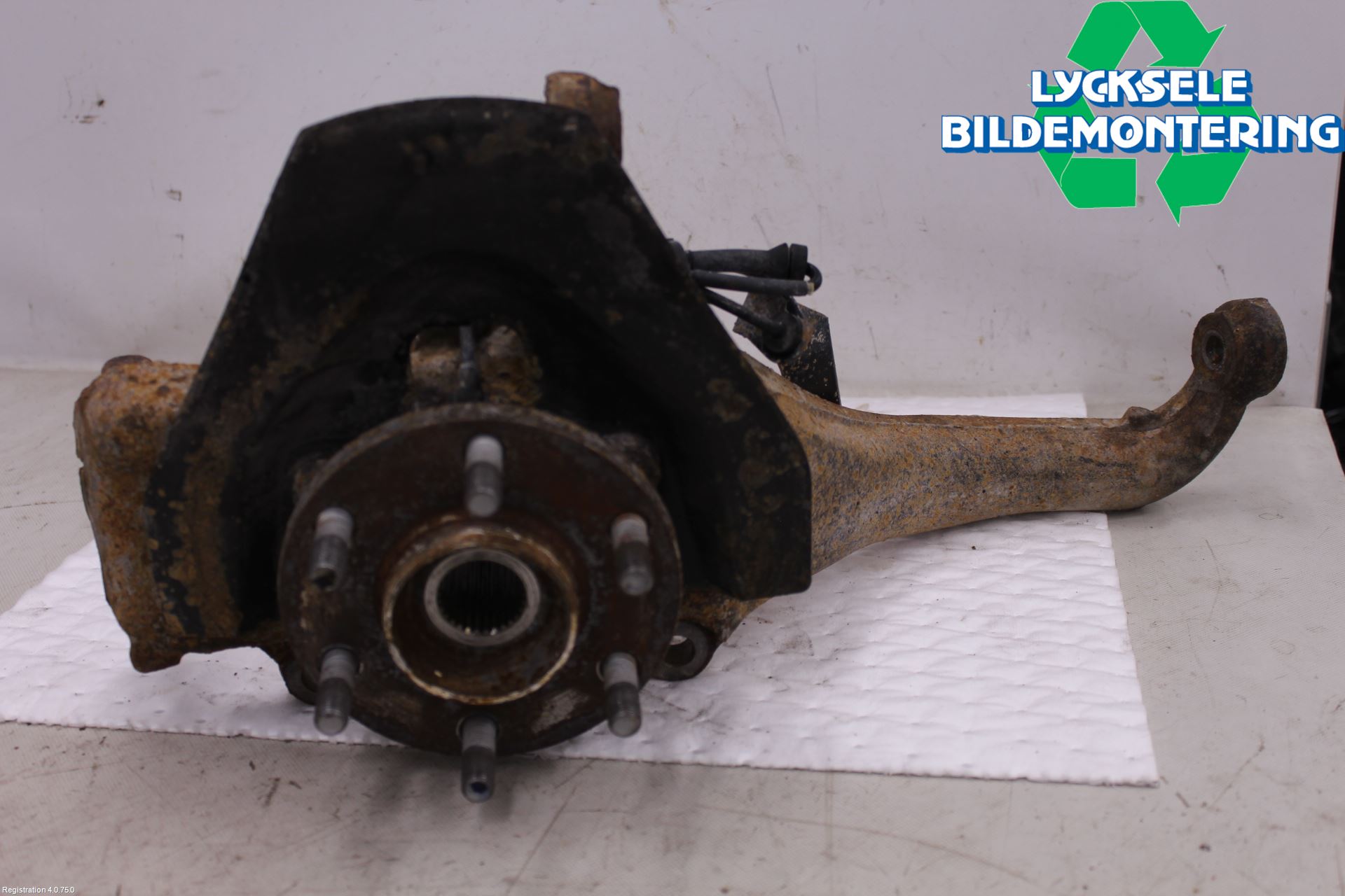 Nissan NAVARA 05-16 Styrspindel Lagerhus Vä