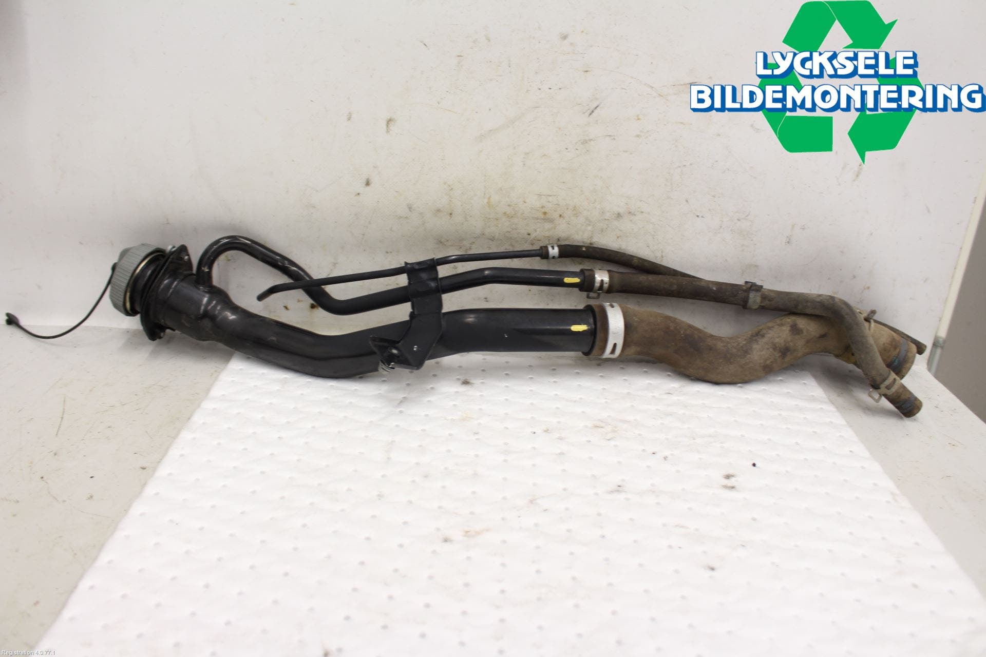 Mitsubishi L200 16-23 Bränslepåfyllnrör-Slang