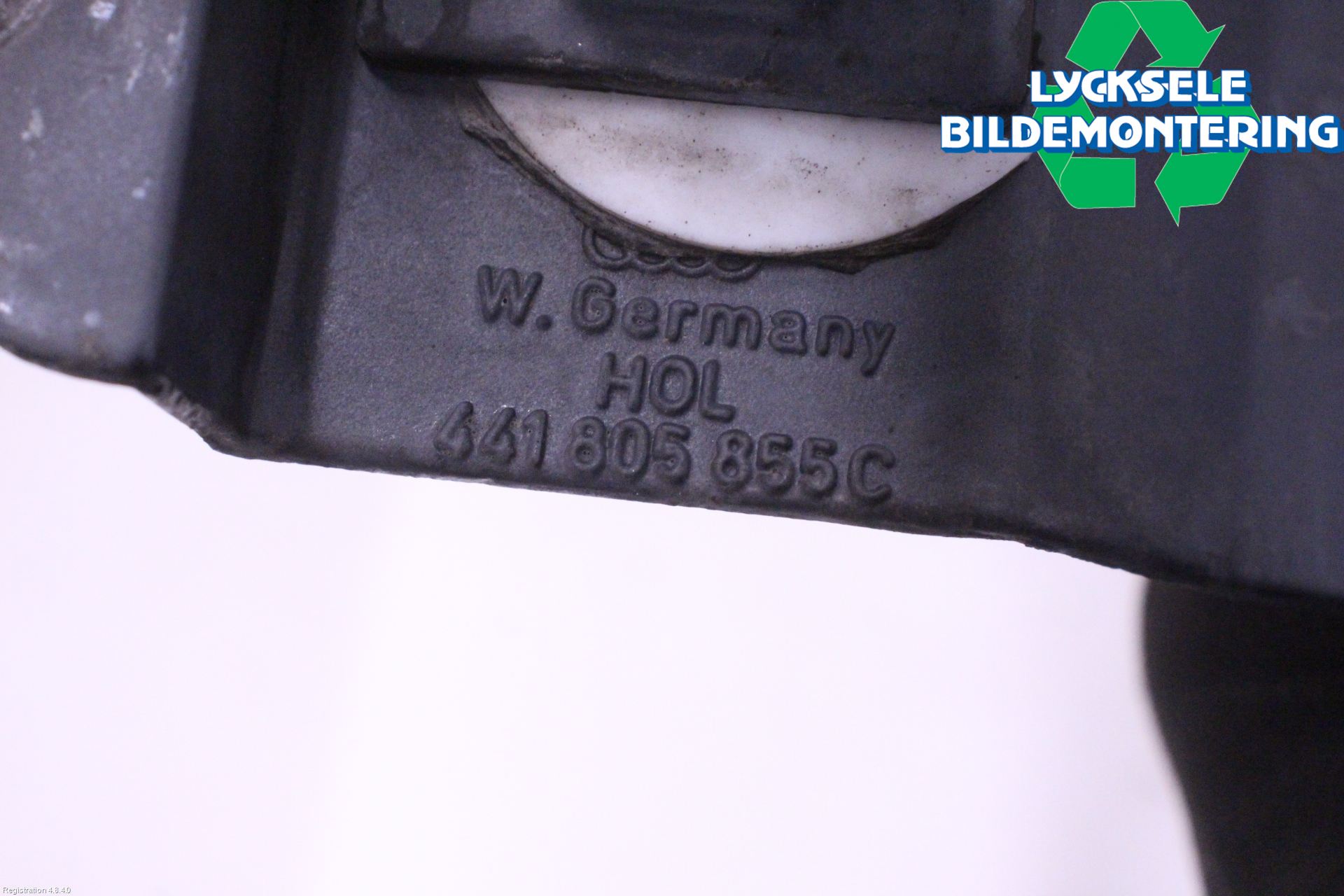 Audi V8       89- Strålkastarsarg Vänster