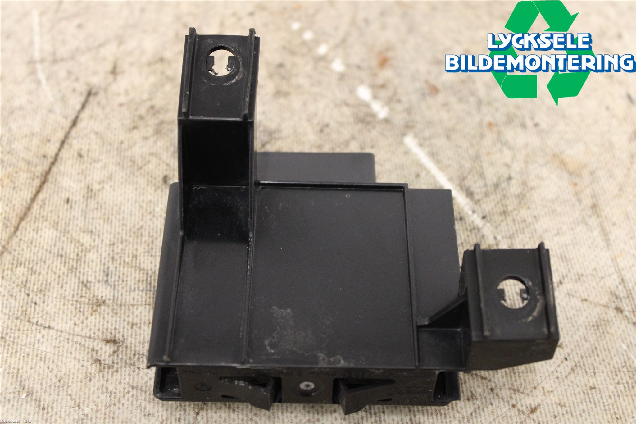 Audi A6 F2/C8 19- Styrenhet Bränslepump