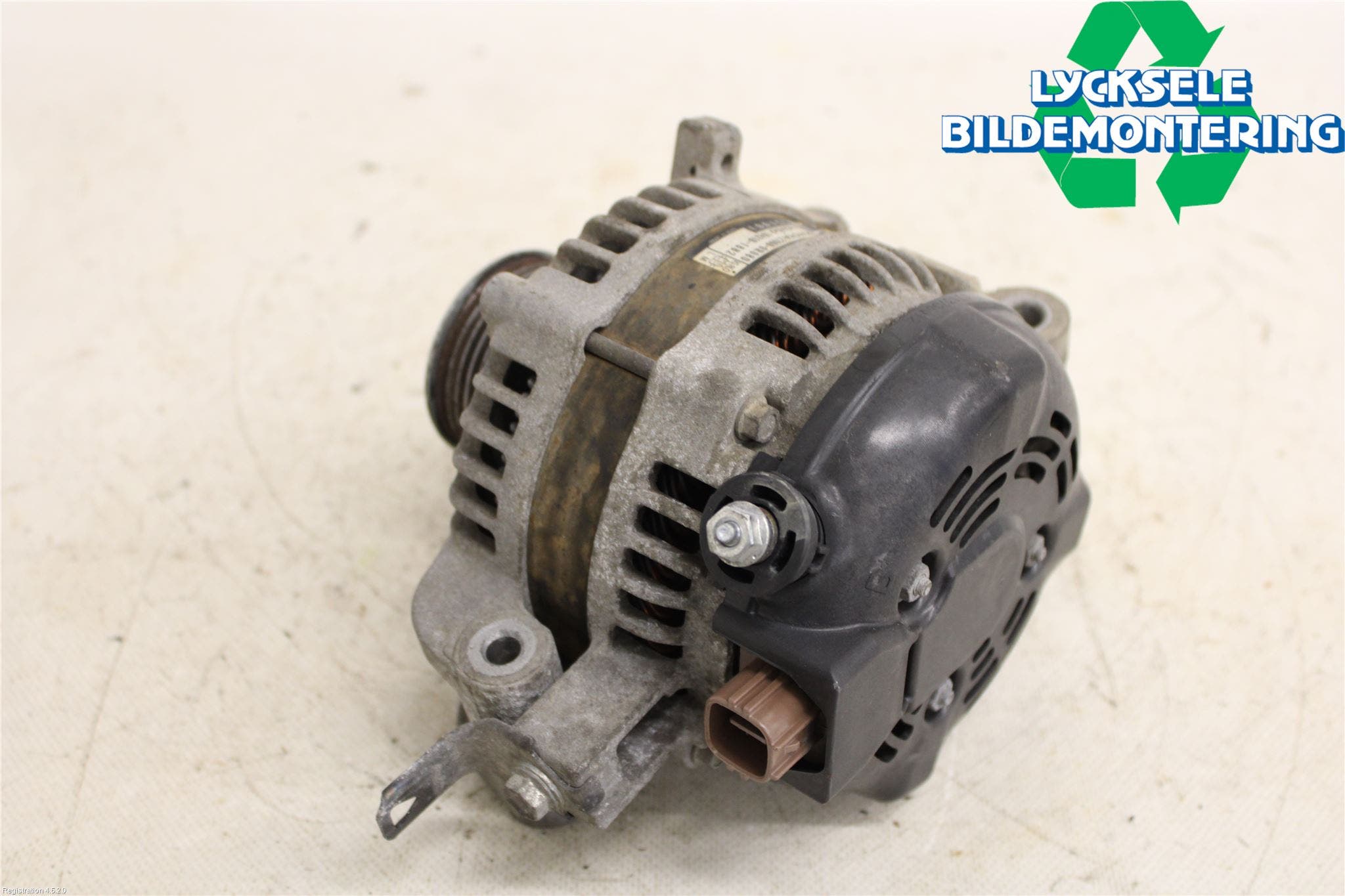 Toyota AVENSIS 09-15 Generator