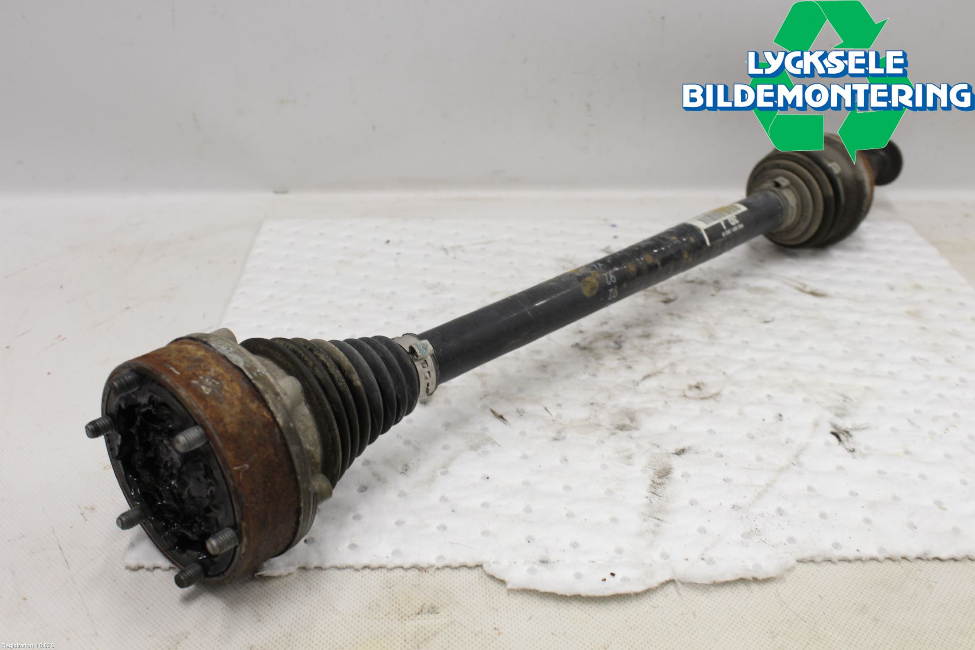 Volkswagen VW TIGUAN 07-16 Drivaxel Bak Vänster