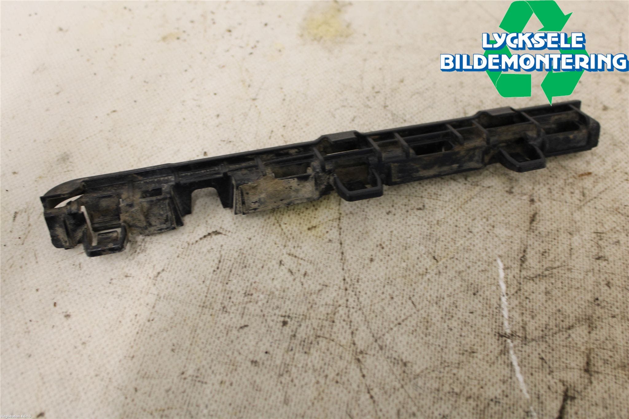 BMW 5 F10/F11/F18 09-17 Sidokjol Vä