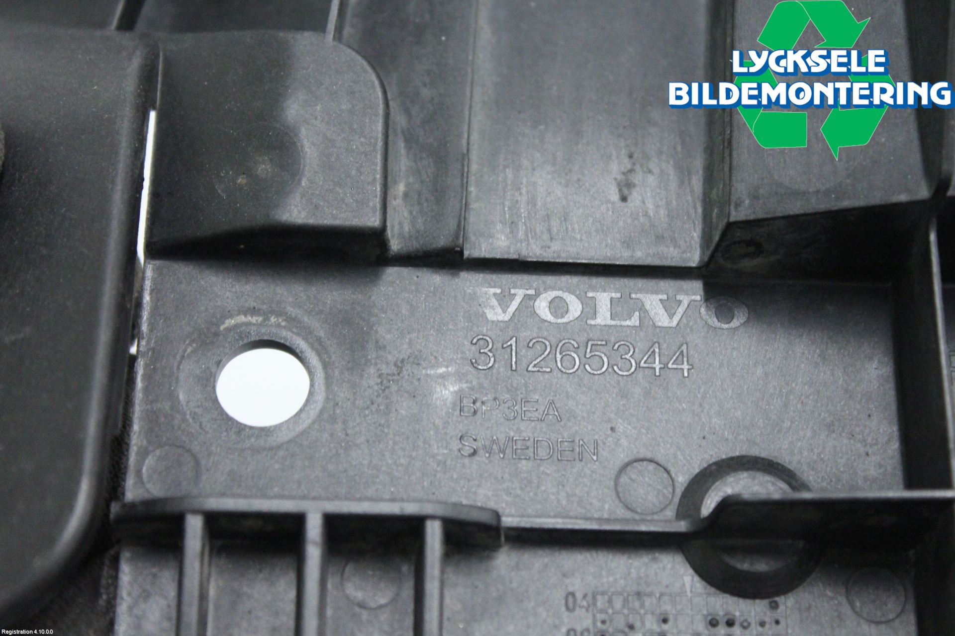 Volvo V70 08-13 Stötfångarfäste Fram Vä