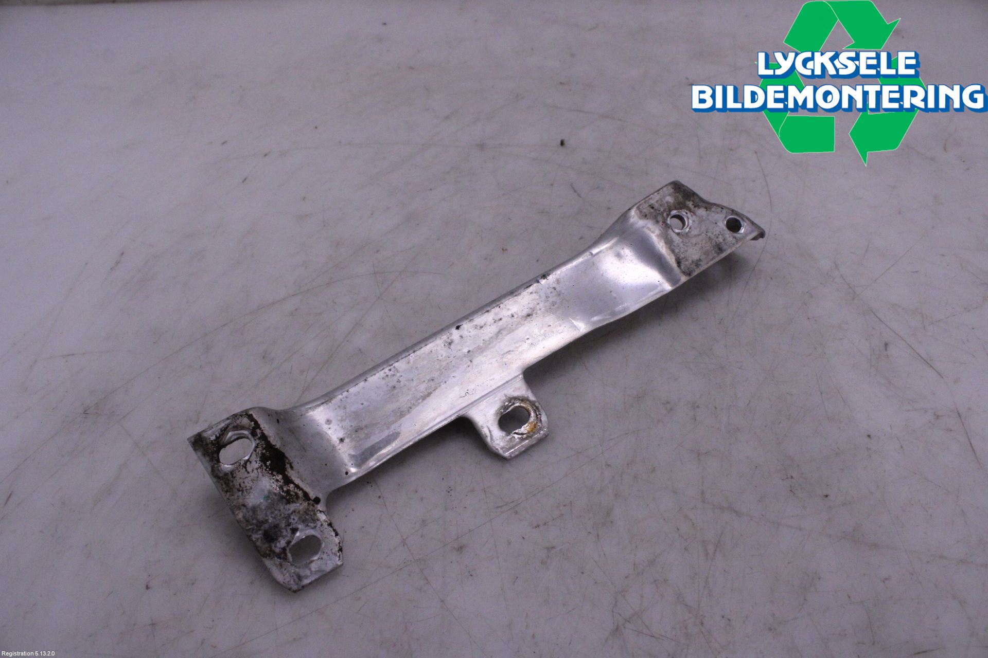 BMW 5 F10/F11/F18 09-17 Frontplåt