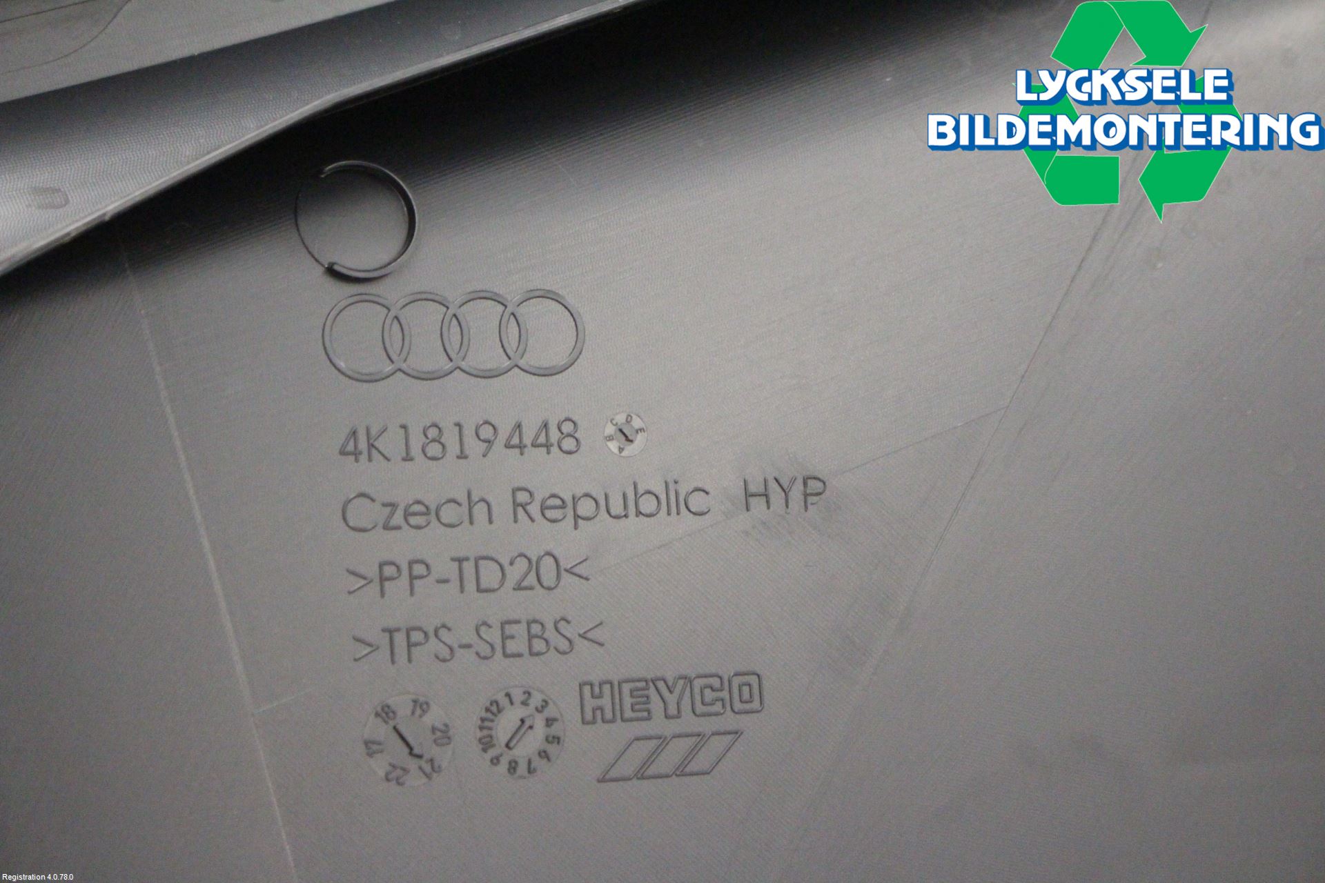 Audi A6 F2/C8 19- Torpedplåt-Torpedplast