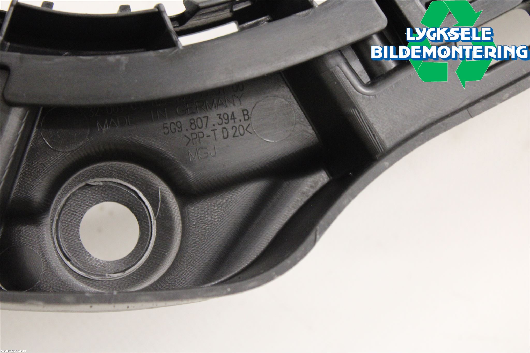 Volkswagen VW GOLF / E-GOLF VII 13-20 Stötfångarfäste Bak Hö