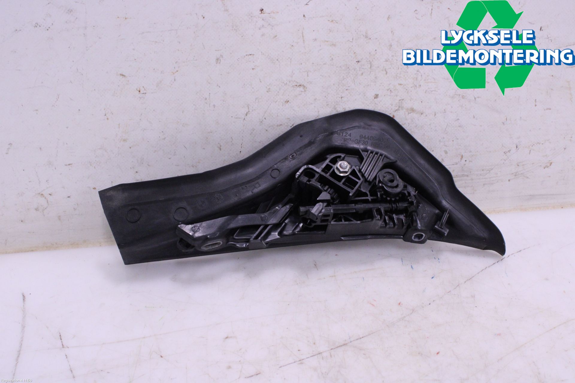 BMW 5 G30/G31/F90 17-23 Inredning Bakluckeklädsel