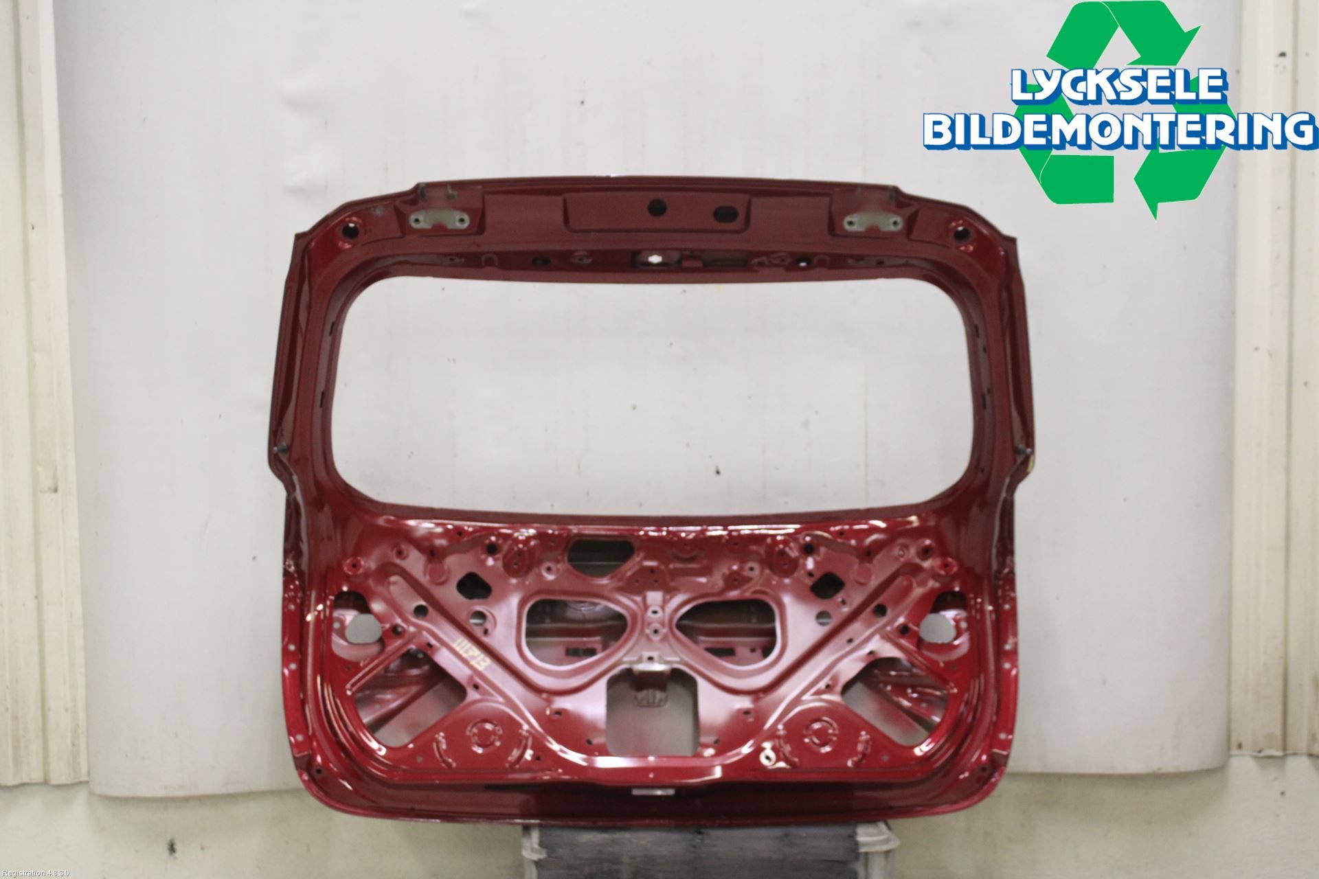 Toyota AVENSIS 16-18 Baklucka Kombi