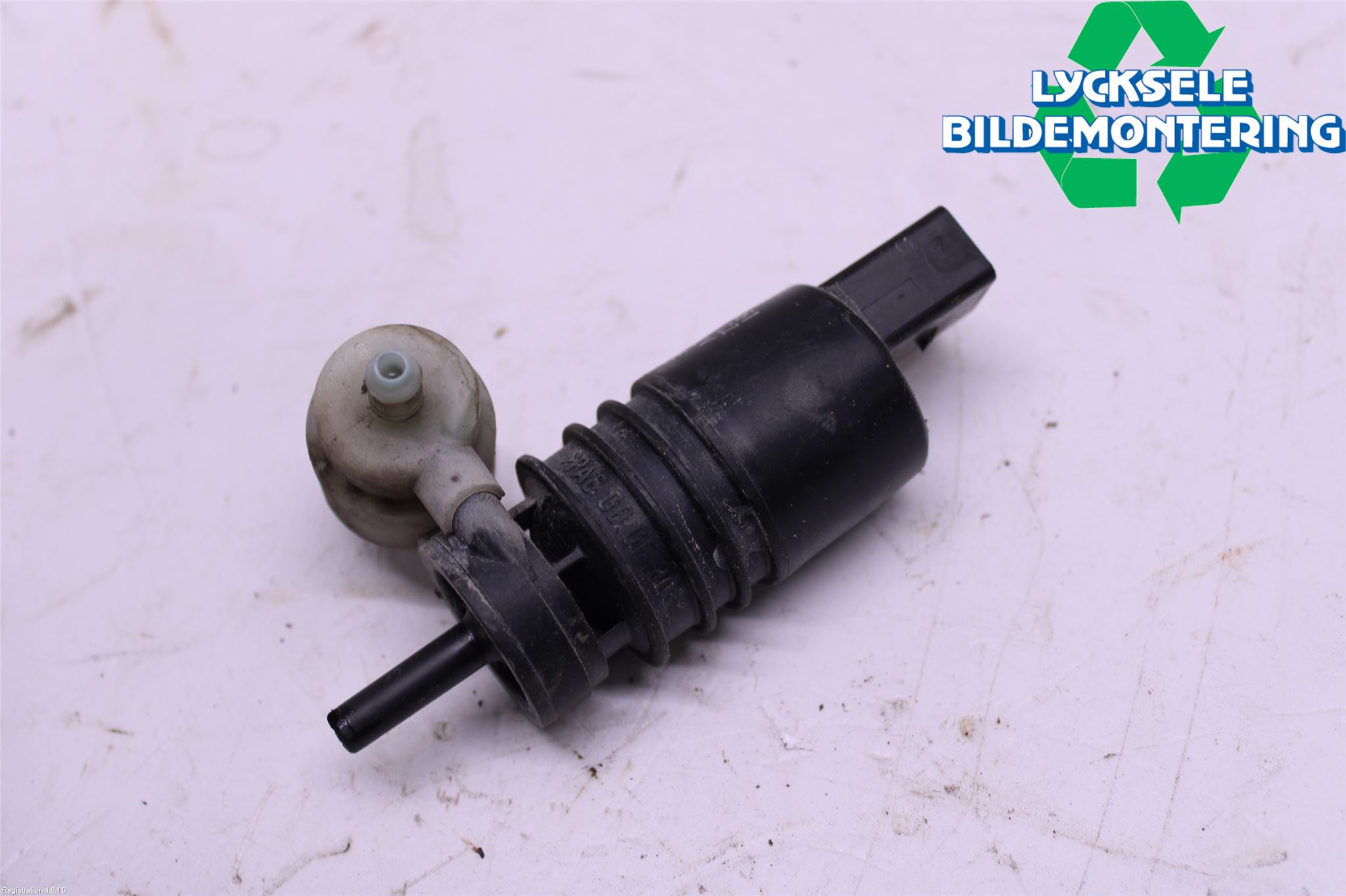 Volkswagen VW CADDY 11-15 Spolarpump Vindruta