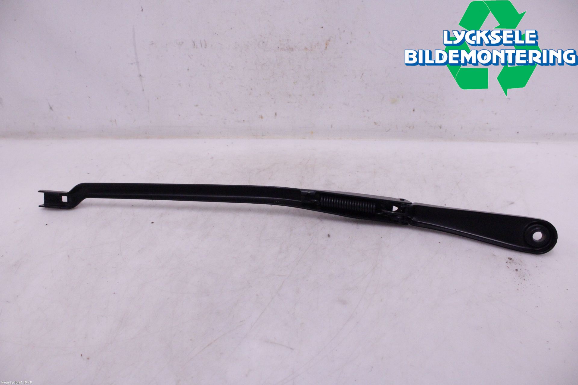 BMW 5 G30/G31/F90 17-23 Torkararm Armar Vindruta