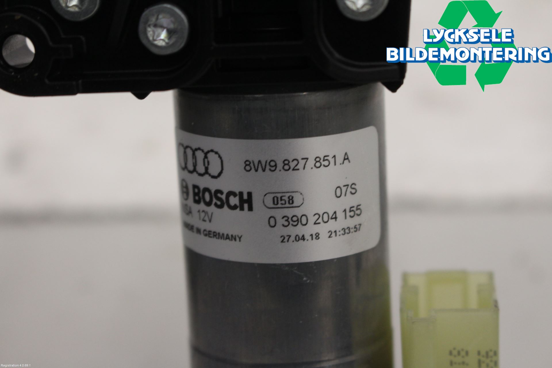 Audi A4/S4 B9 16-19 Bakluckeöppnare Automatisk