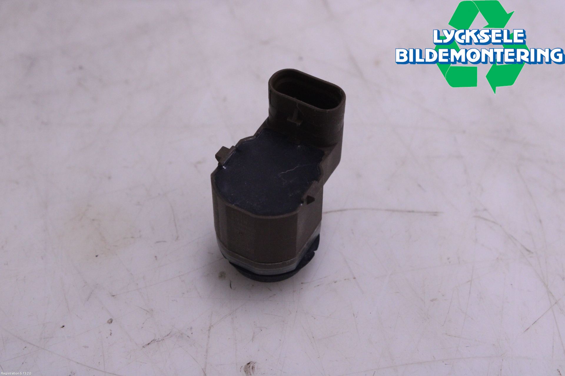 BMW 5 F10/F11/F18 09-17 Parkeringshjälp Frontsensor