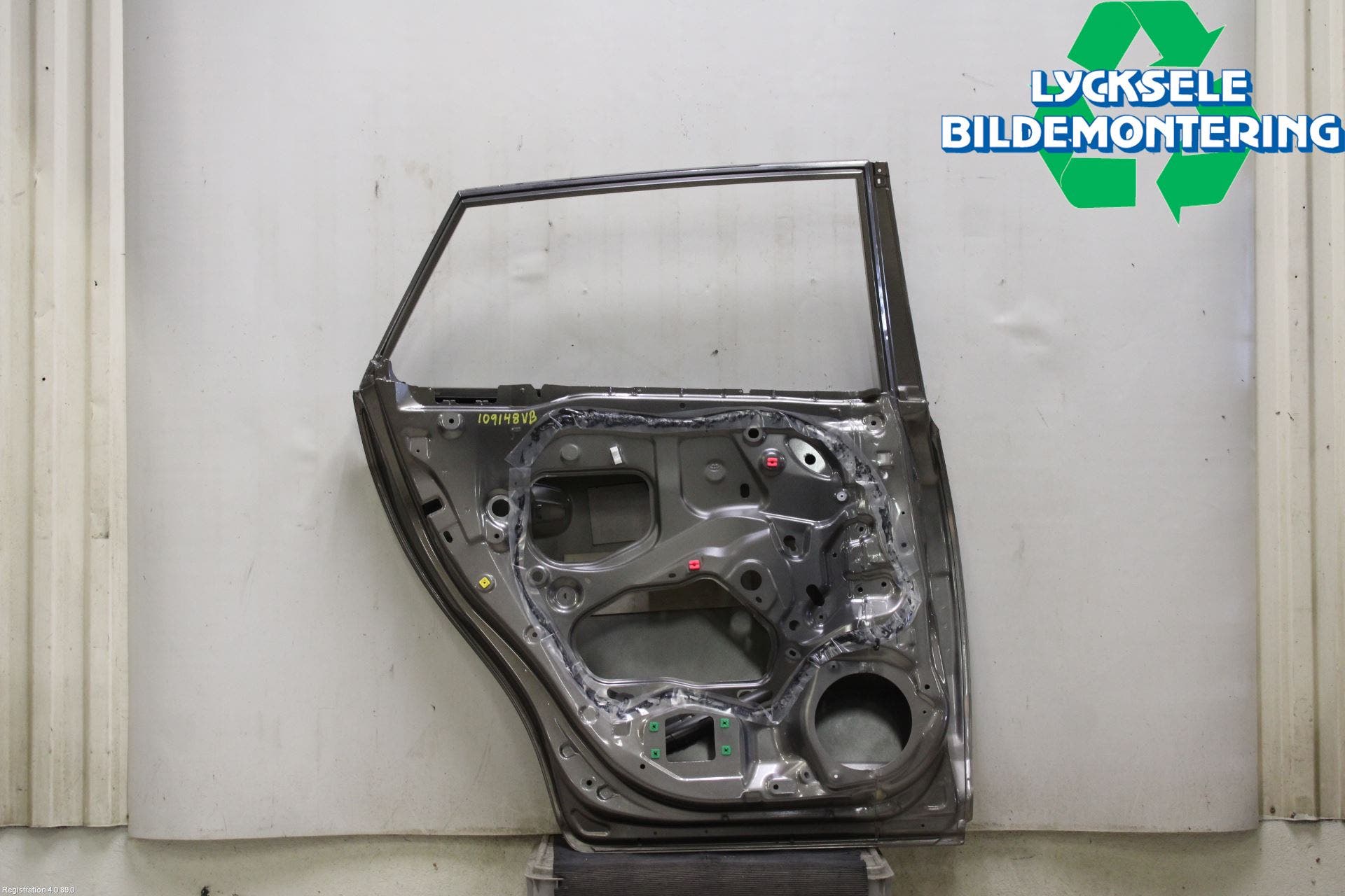 Toyota AVENSIS 16-18 Dörr Bak Vänster