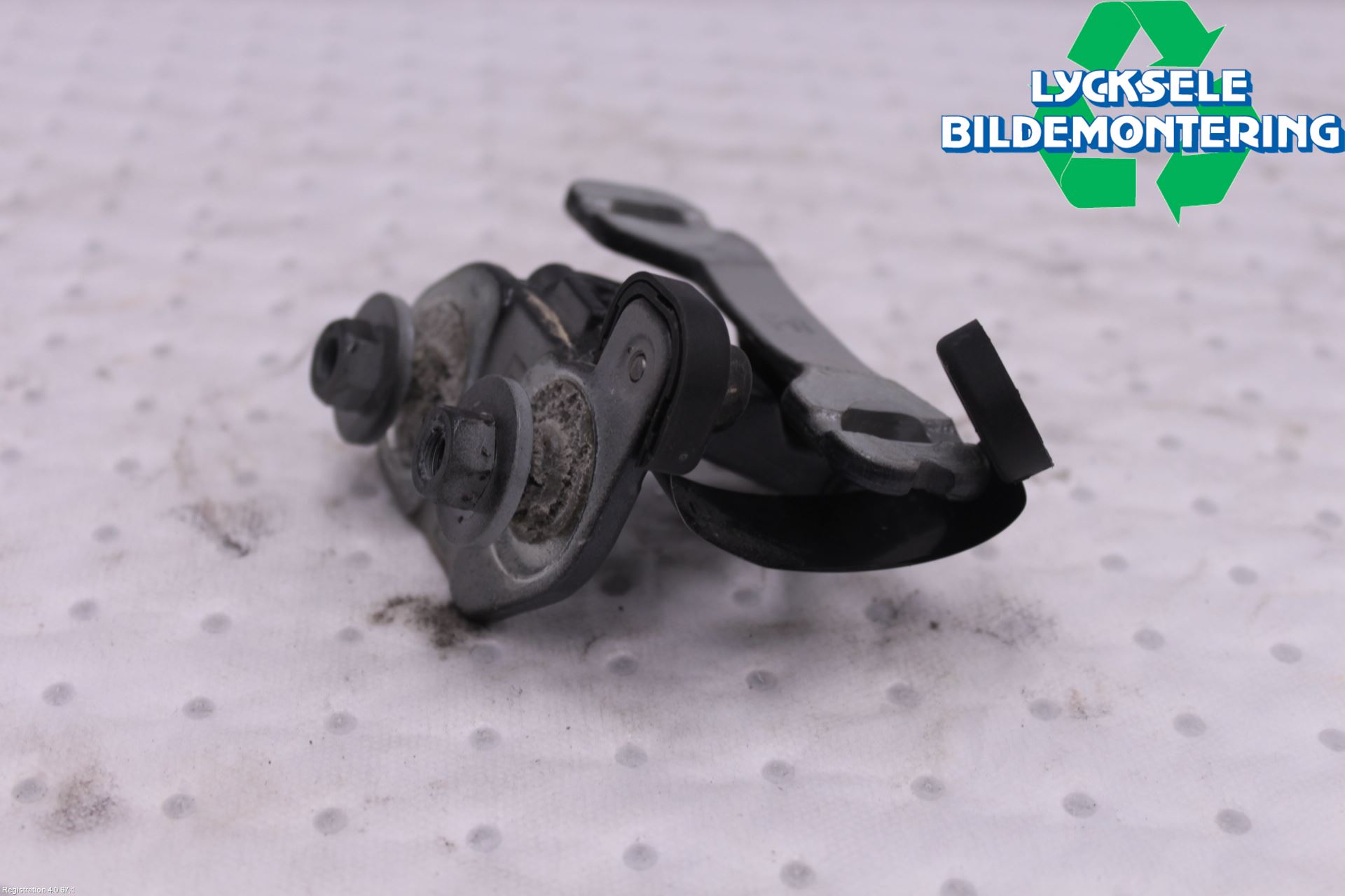 BMW X1 E84 10-15 Bakluckegångjärn Hö