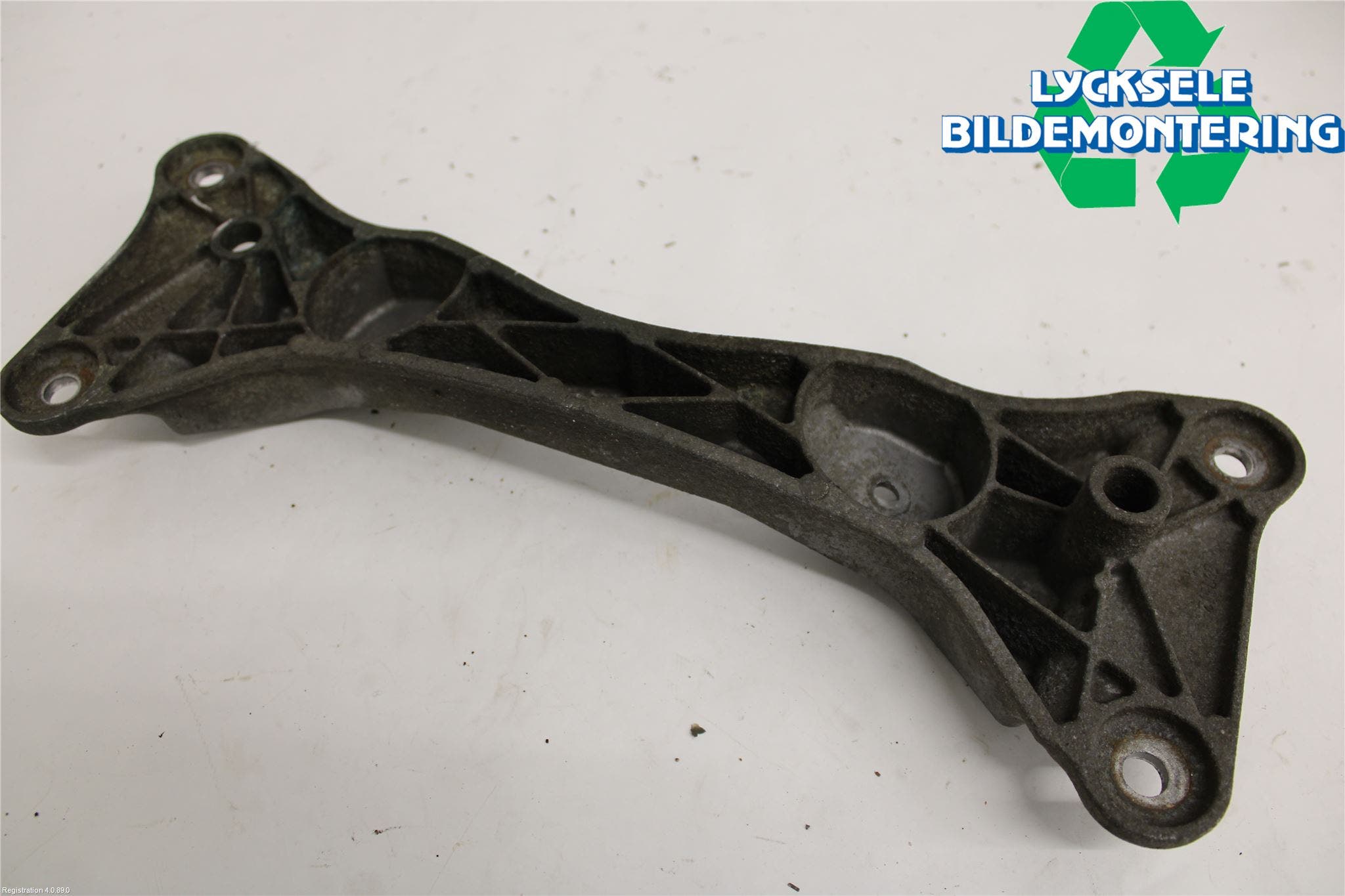 BMW 3 E90/91 SED/TOU 05-12 Växellådsbalk