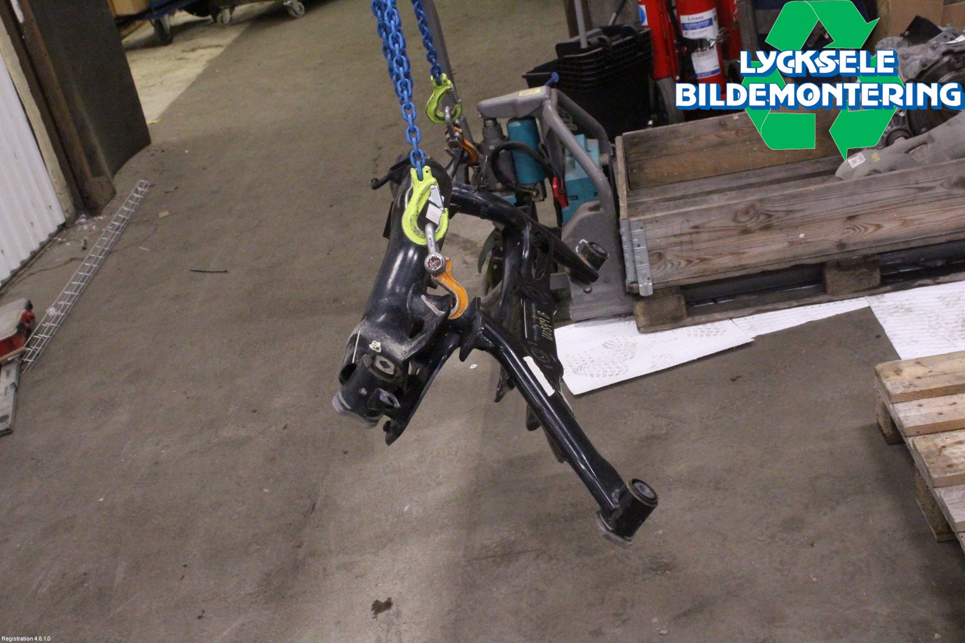 Skoda KODIAQ 17-24 Bakaxelbalk