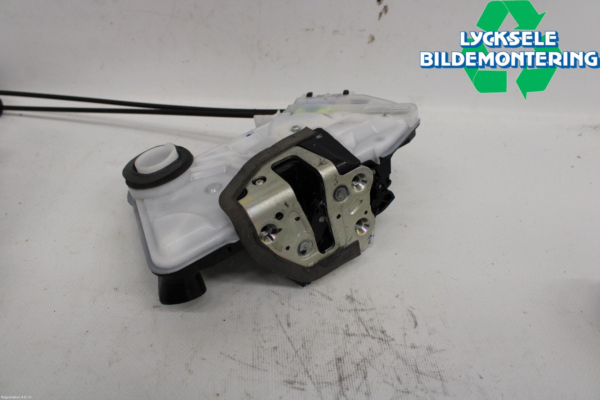 Toyota HILUX 16- Låskista-Dörrlås